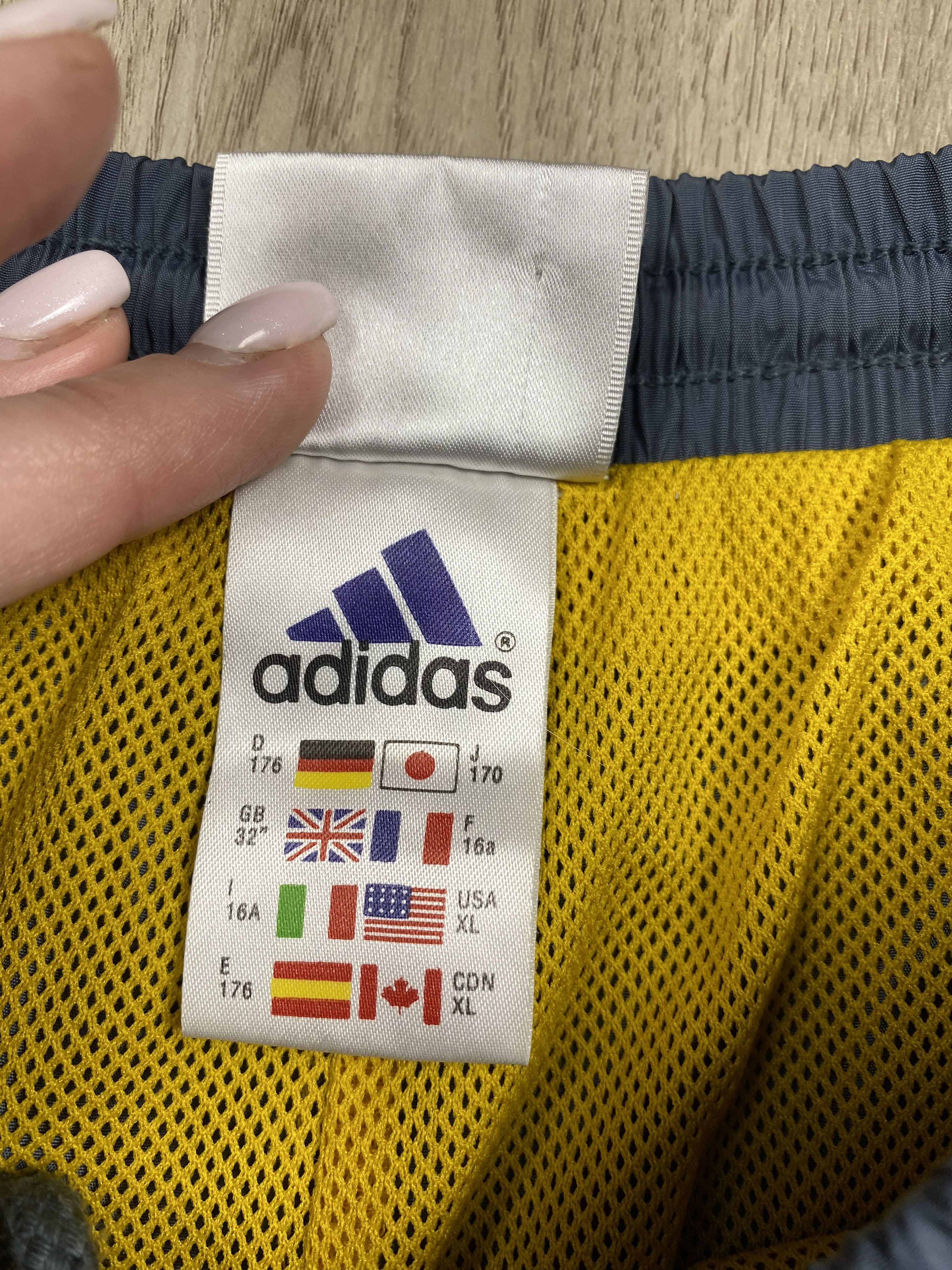 Adidas Adidas Vintage Mens Nylon Baggy Track Pants Drill style Y2K Size US 32 / EU 48 - 6 Thumbnail