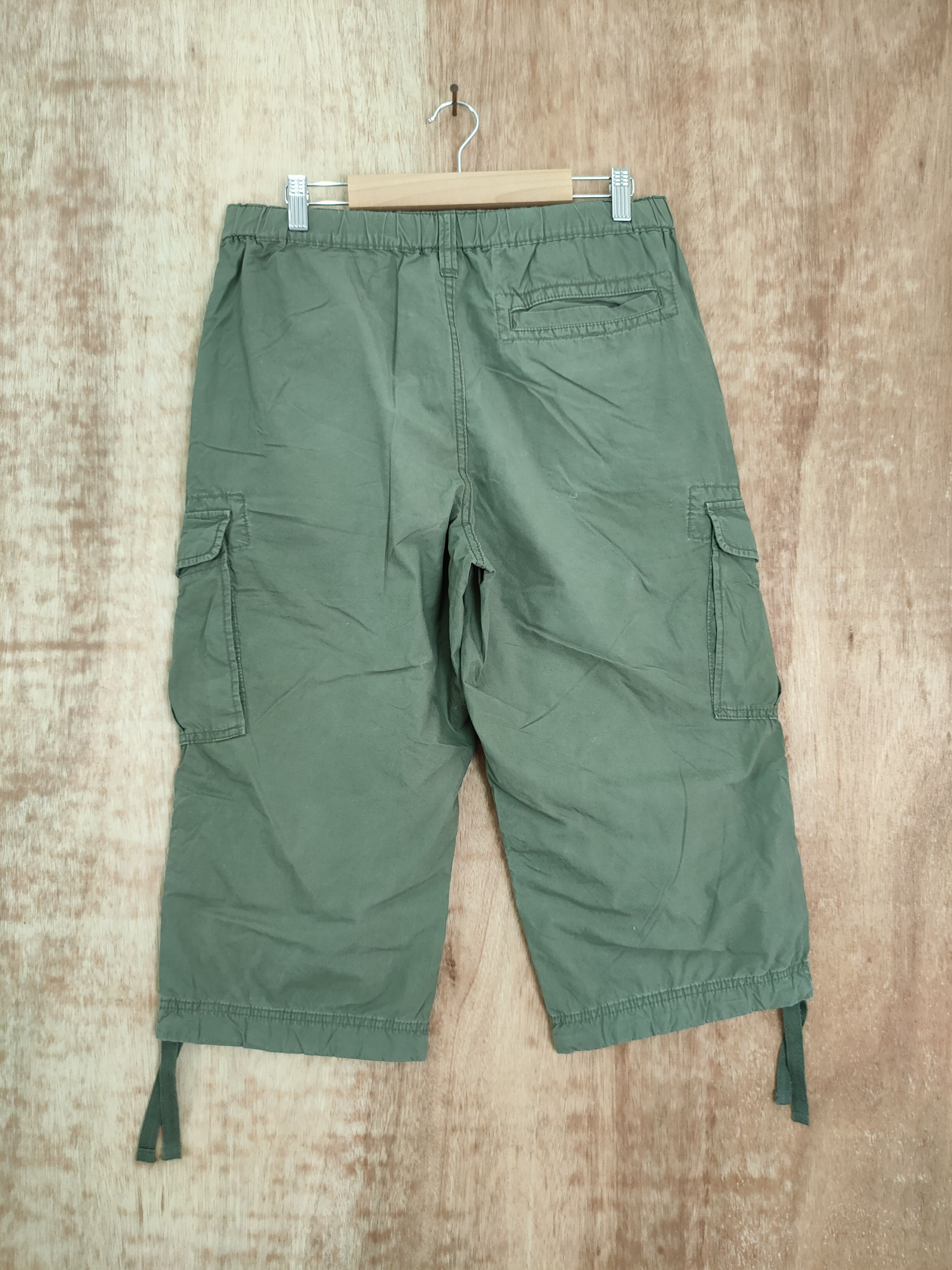 Japanese Brand × Uniqlo uniqlo green cropped tactical cargo pants #4177 Size US 31 - 6 Thumbnail