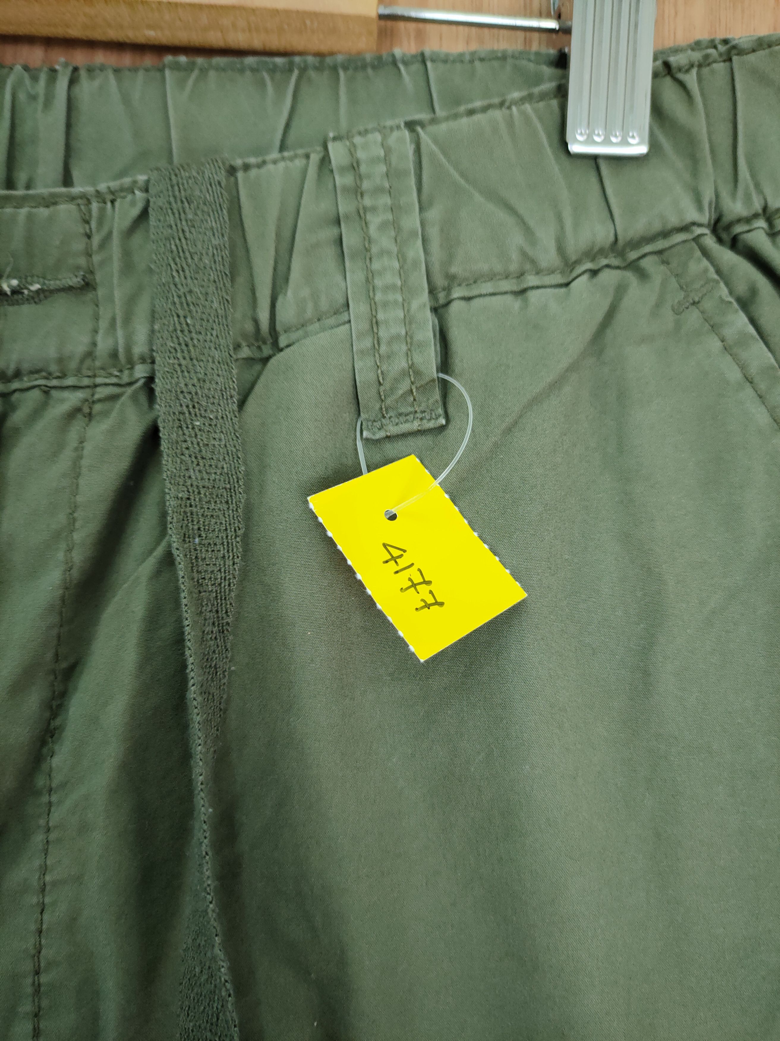 Japanese Brand × Uniqlo uniqlo green cropped tactical cargo pants #4177 Size US 31 - 5 Thumbnail