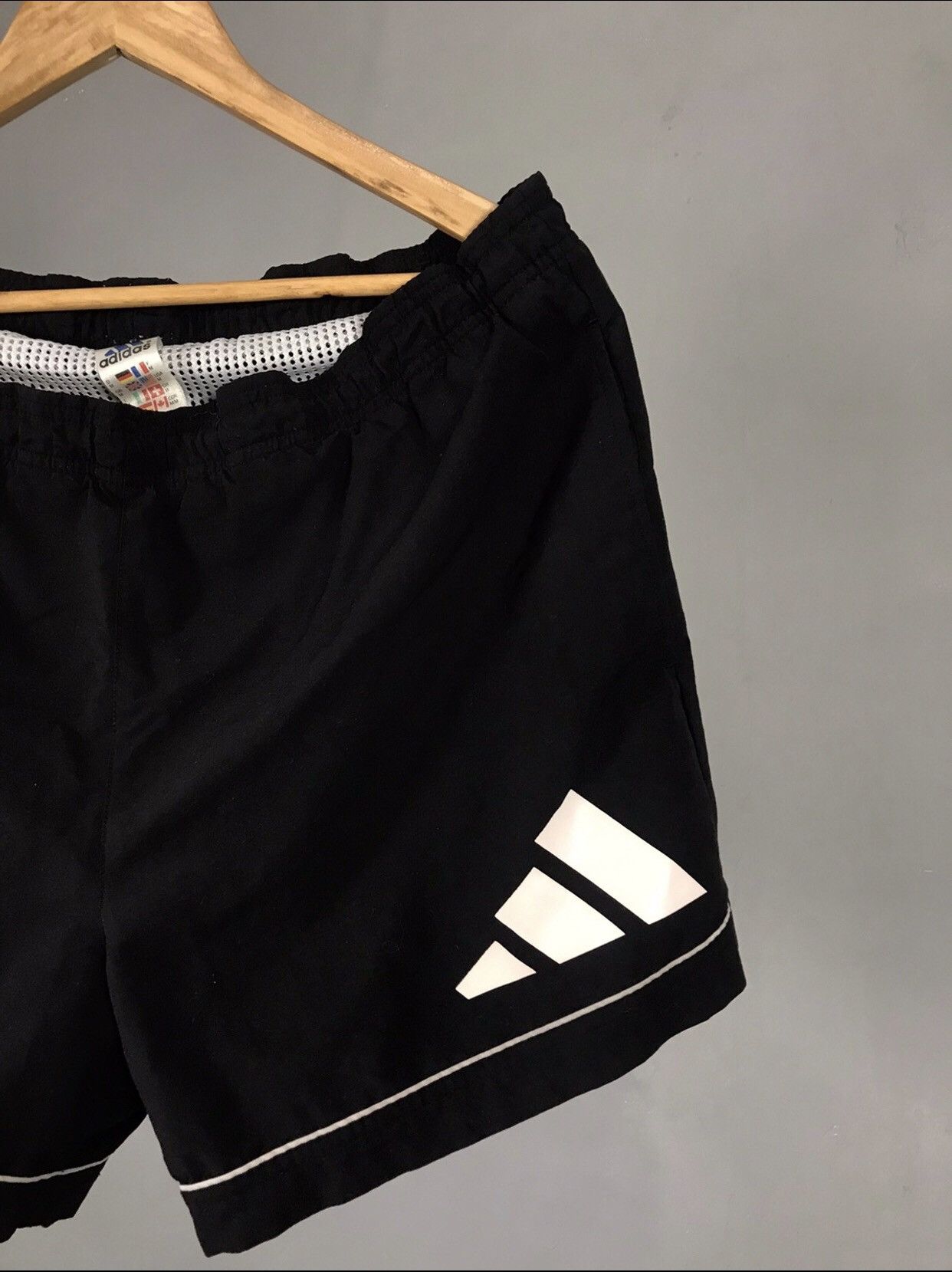 Adidas Adidas Vintage Sportwear Black Shorts Size US 32 / EU 48 - 2 Thumbnail