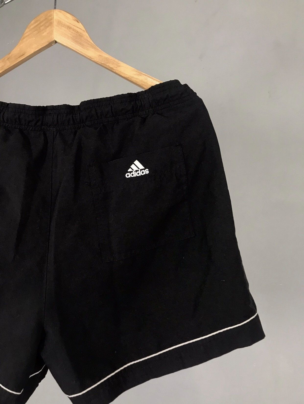Adidas Adidas Vintage Sportwear Black Shorts Size US 32 / EU 48 - 7 Thumbnail