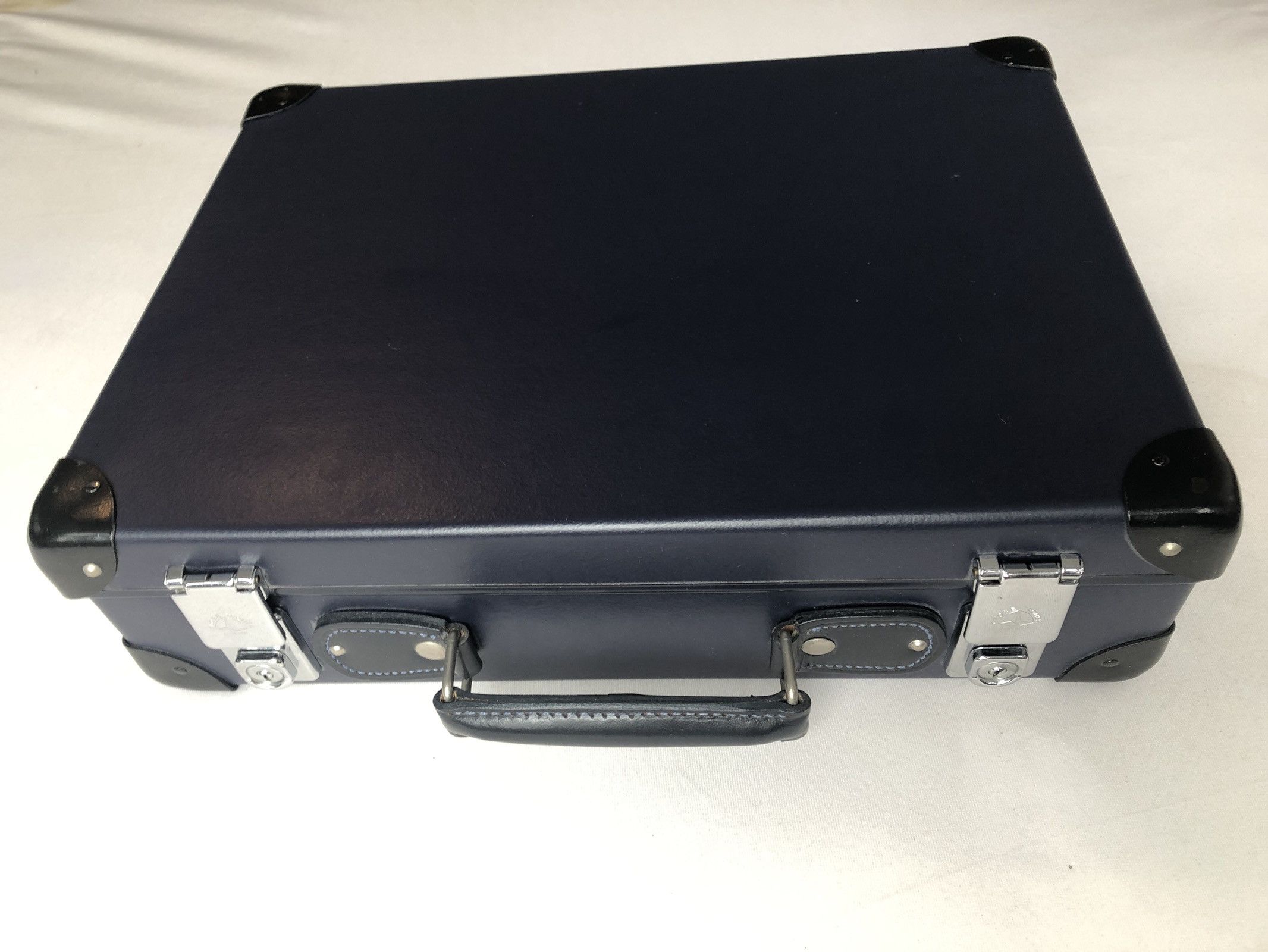 Globe-Trotter GLOBE-TROTTER 16” Slim Attaché Case Size ONE SIZE - 1 Thumbnail