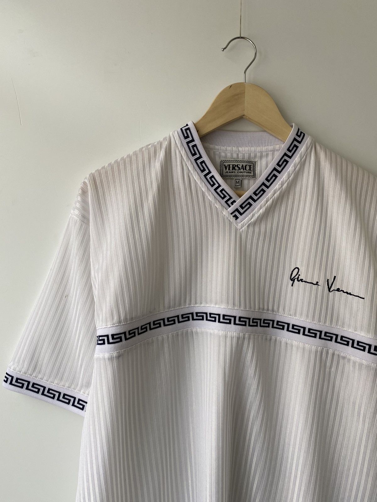 Versace × Versace Jeans Couture × Vintage Vintage 90s Versace Jeans Couture t-shirt Y2K Size US M / EU 48-50 / 2 - 2 Thumbnail