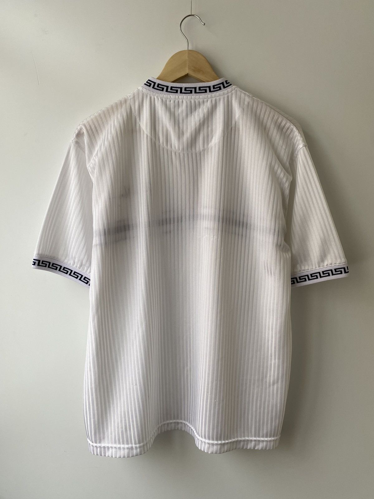 Versace × Versace Jeans Couture × Vintage Vintage 90s Versace Jeans Couture t-shirt Y2K Size US M / EU 48-50 / 2 - 6 Thumbnail