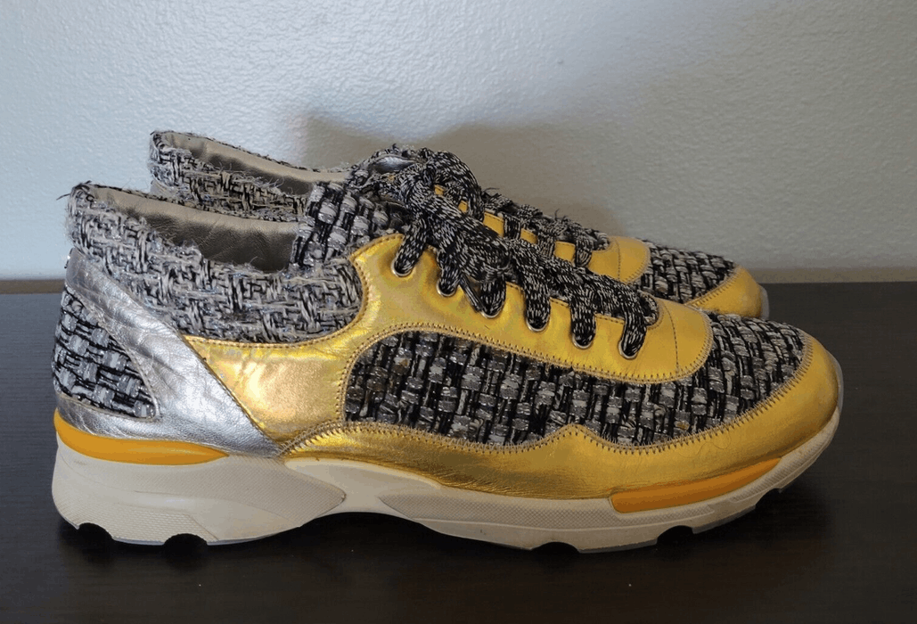 CHANEL tweed holographic sneakers! 38