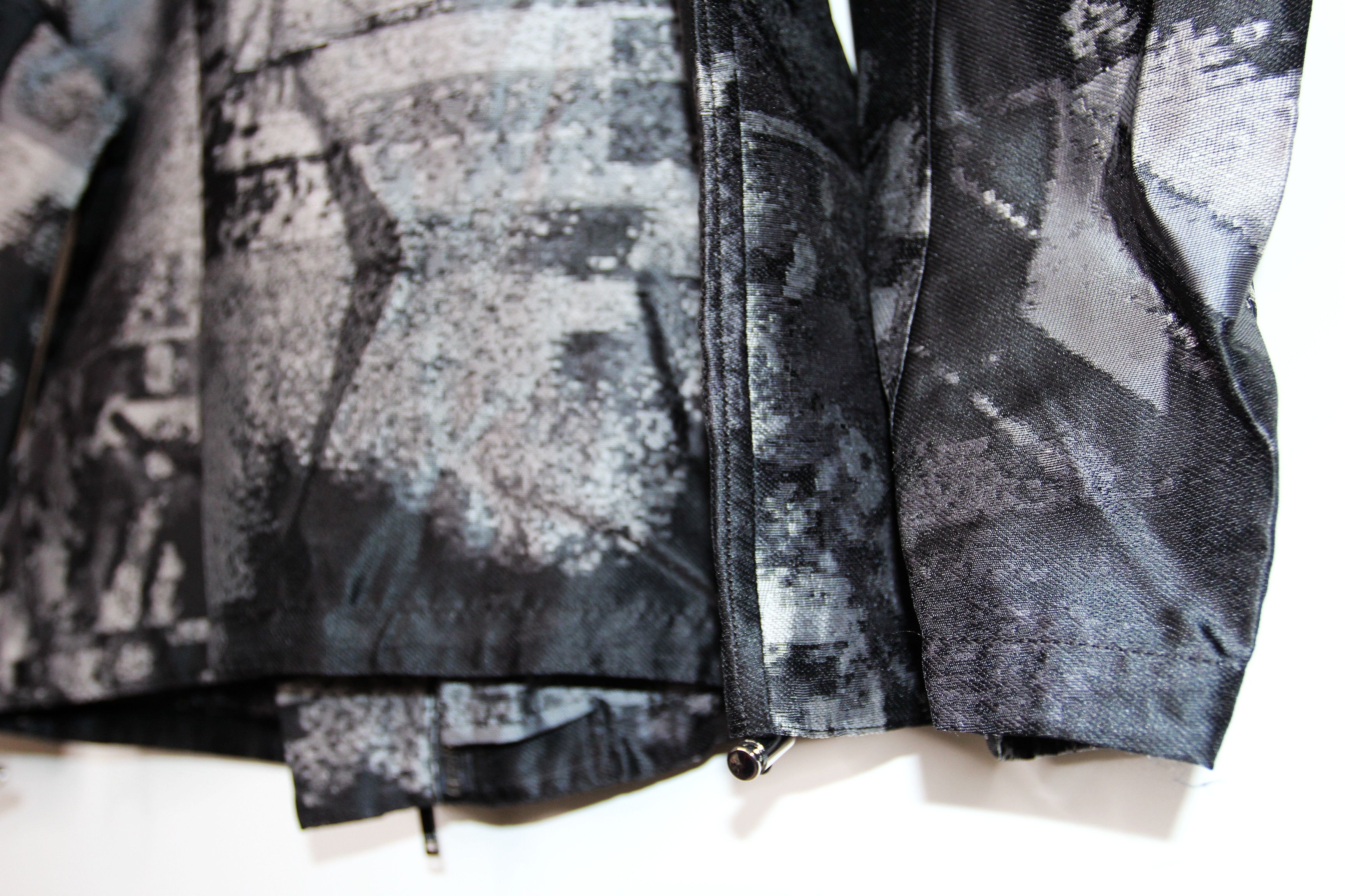 TAAKK BNWOT AW19 TAAKK BLACK GLITCH SCULPTURE NYLON JACKET M Size US M / EU 48-50 / 2 - 8 Thumbnail