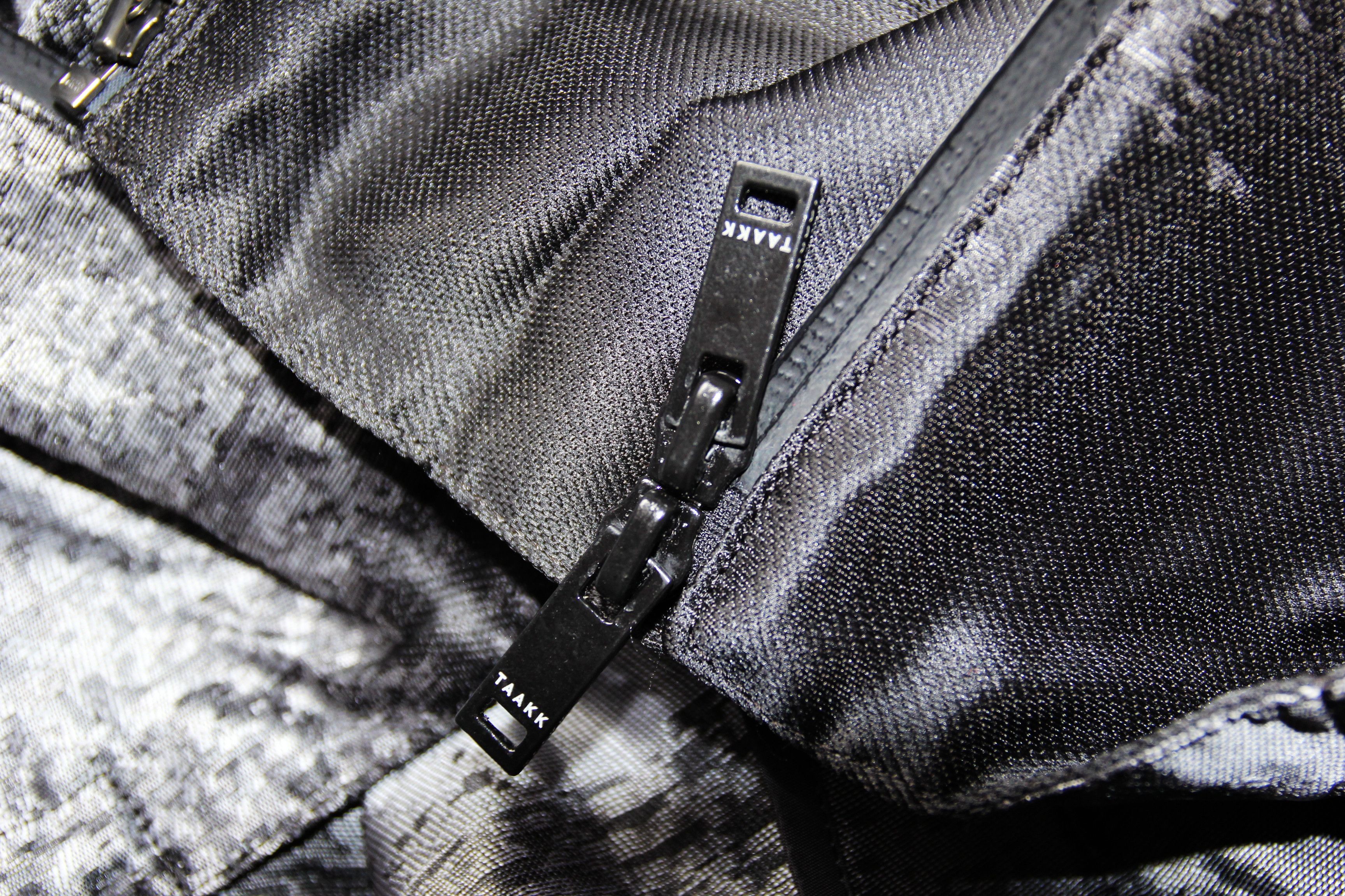 TAAKK BNWOT AW19 TAAKK BLACK GLITCH SCULPTURE NYLON JACKET M Size US M / EU 48-50 / 2 - 14 Thumbnail