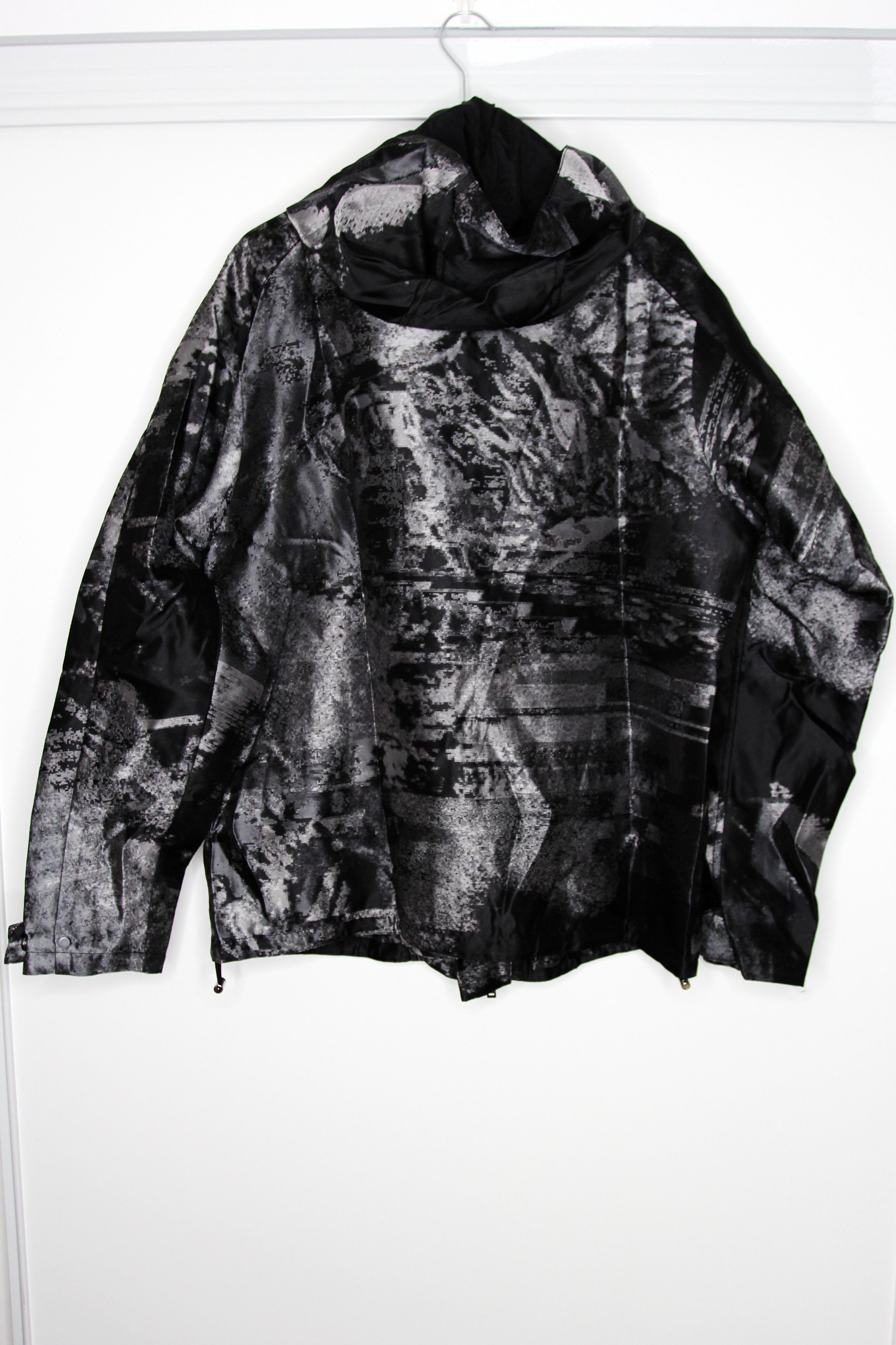 TAAKK BNWOT AW19 TAAKK BLACK GLITCH SCULPTURE NYLON JACKET M Size US M / EU 48-50 / 2 - 3 Thumbnail