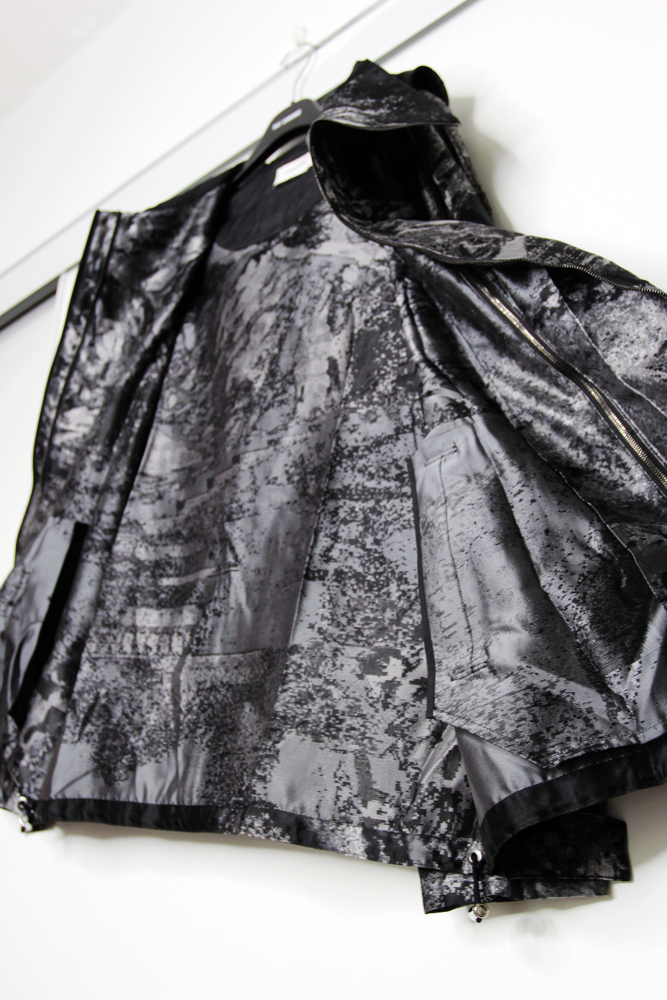 TAAKK BNWOT AW19 TAAKK BLACK GLITCH SCULPTURE NYLON JACKET M Size US M / EU 48-50 / 2 - 13 Thumbnail