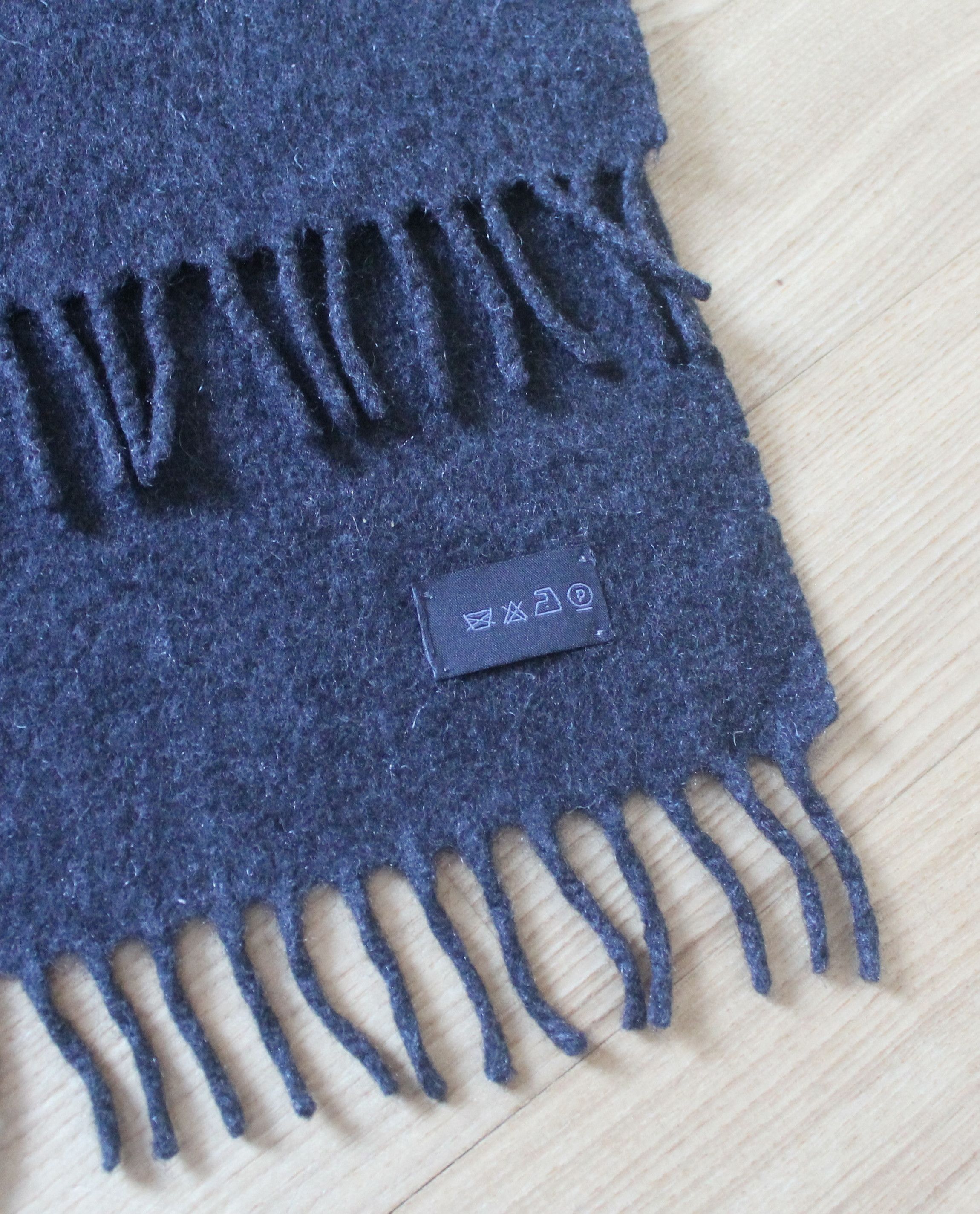 Prada Prada Big Woll Scarf Size ONE SIZE - 2 Thumbnail