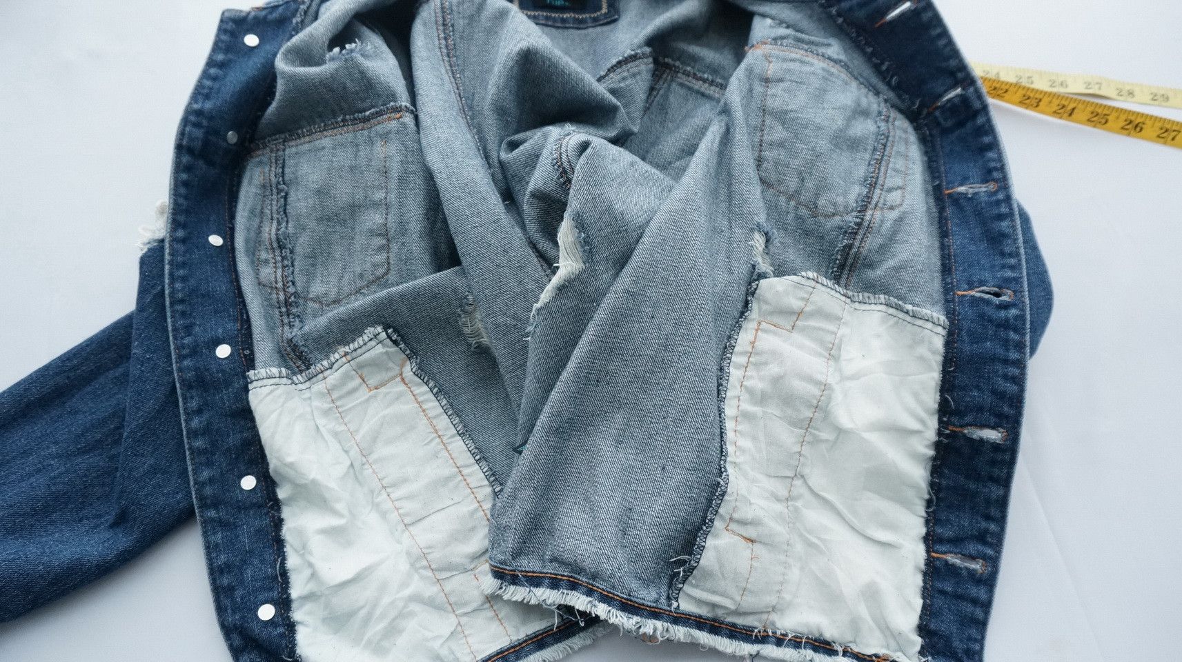 Japanese Brand Rue 21 Distressed Ripped Women Denim Jacket Size ONE SIZE - 18 Thumbnail