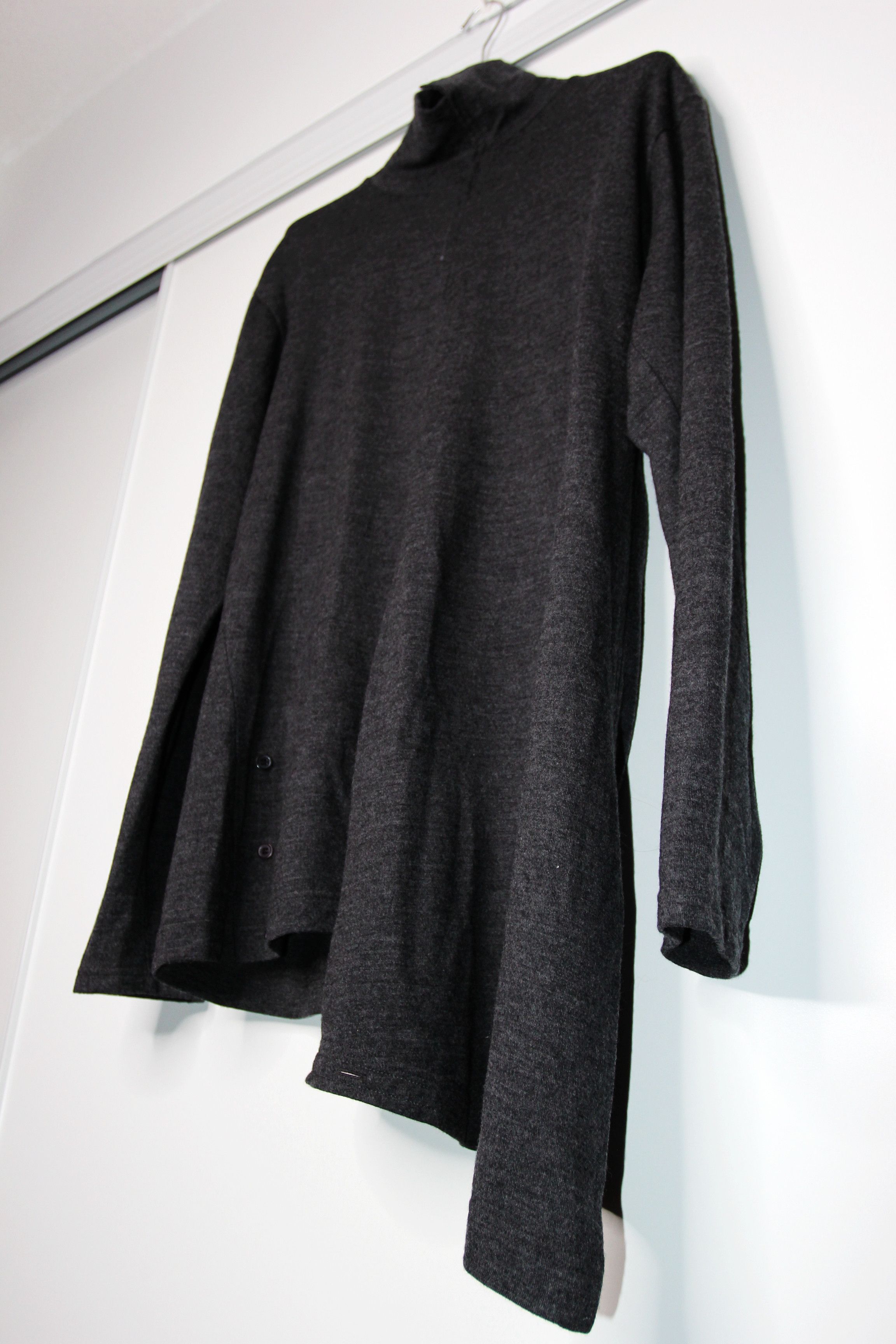 Yohji Yamamoto BNWT AW21 YOHJI YAMAMOTO POUR HOMME ASYMMETRIC SWEATER 1 Size US S / EU 44-46 / 1 - 5 Thumbnail