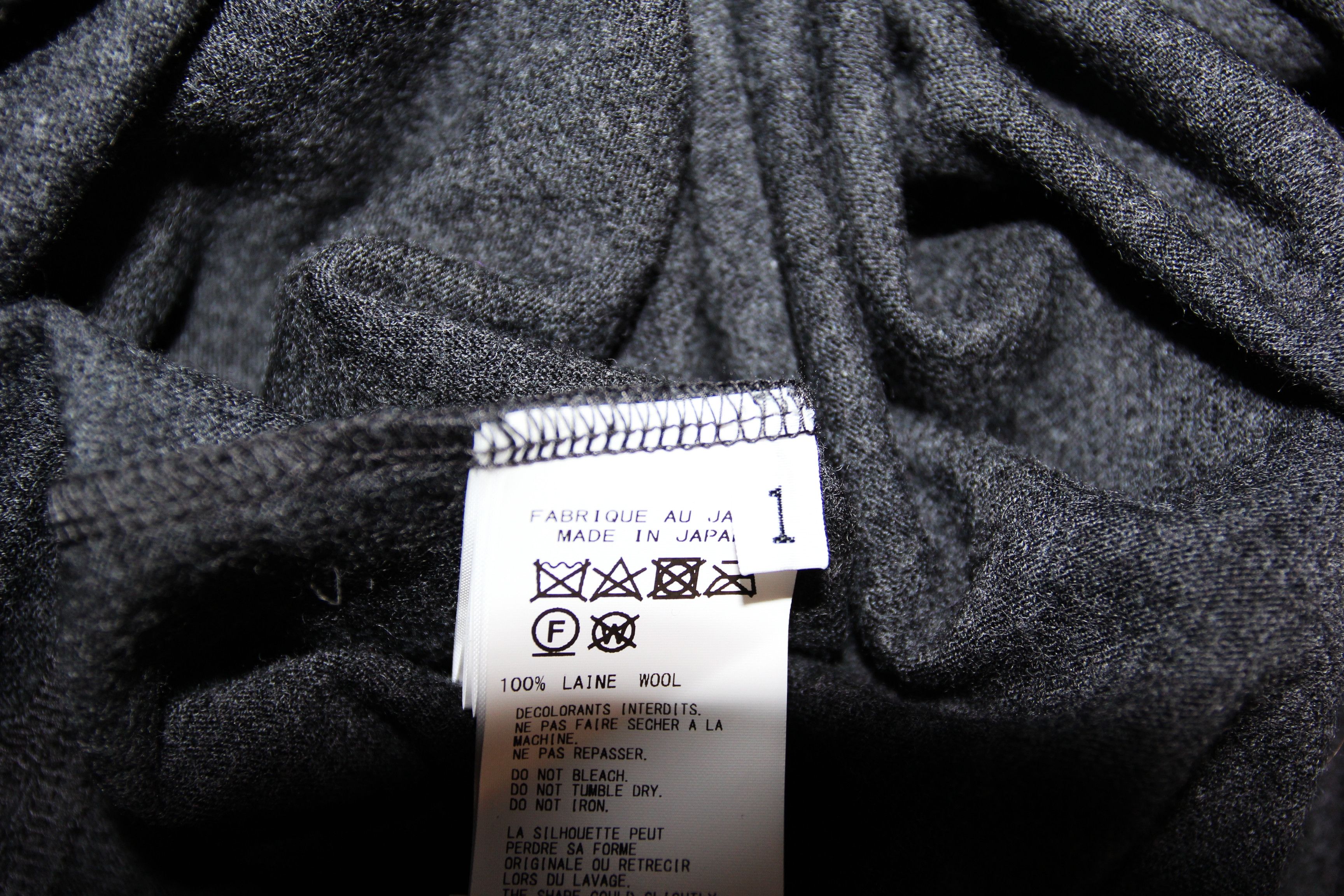 Yohji Yamamoto BNWT AW21 YOHJI YAMAMOTO POUR HOMME ASYMMETRIC SWEATER 1 Size US S / EU 44-46 / 1 - 10 Thumbnail