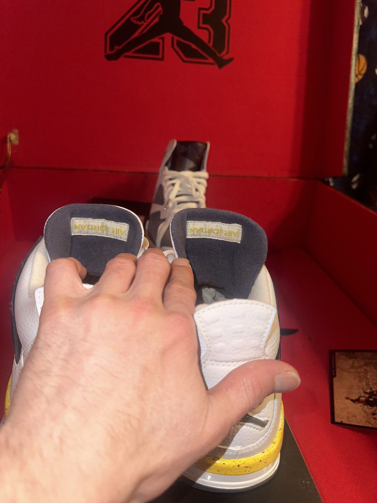 Jordan Brand Jordan 4 Tour Yellow / Rare Air Size US 10.5 / EU 43-44 - 11 Thumbnail