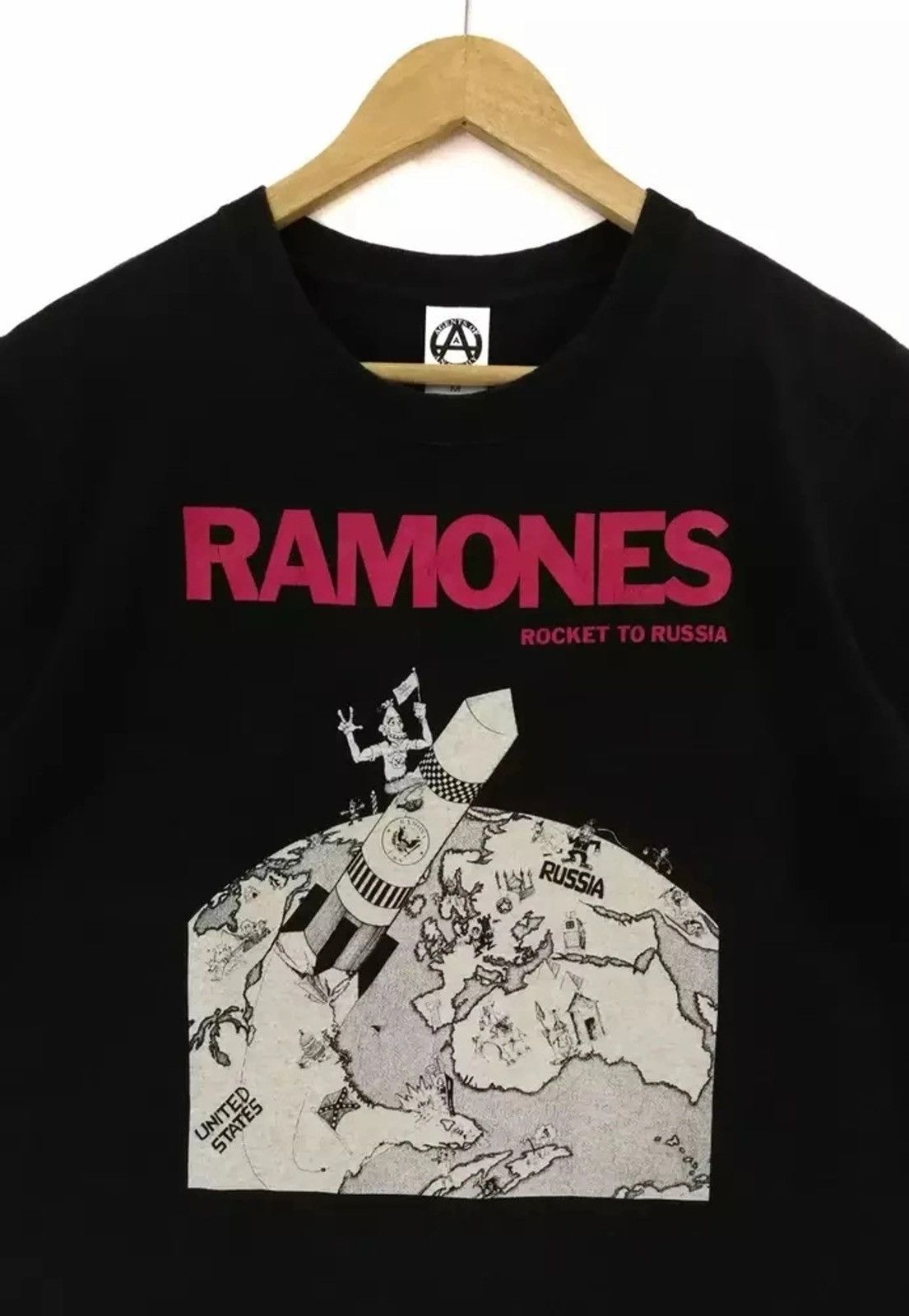 Band Tees × Vintage Vintage ramones tshirt vintage Ramones Rocket To Russia Size US M / EU 48-50 / 2 - 3 Thumbnail
