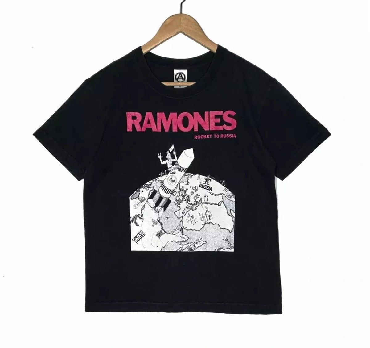 image of Band Tees x Vintage Ramones Tshirt Vintage Ramones Rocket To Russia in Black, Men's (Size Medium)