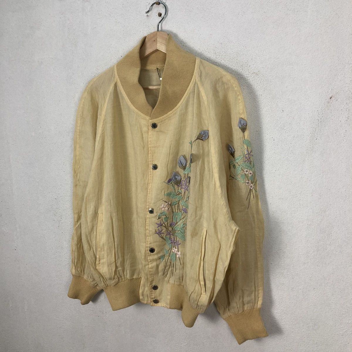 Japanese Brand VINTAGE EMBROIDERY QUILTED FLOWER BOMBER LIGHT JACKET Size US M / EU 48-50 / 2 - 2 Thumbnail