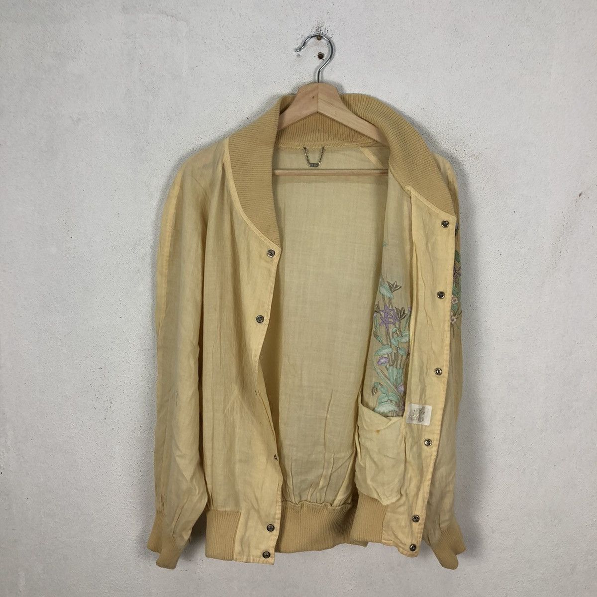 Japanese Brand VINTAGE EMBROIDERY QUILTED FLOWER BOMBER LIGHT JACKET Size US M / EU 48-50 / 2 - 10 Thumbnail