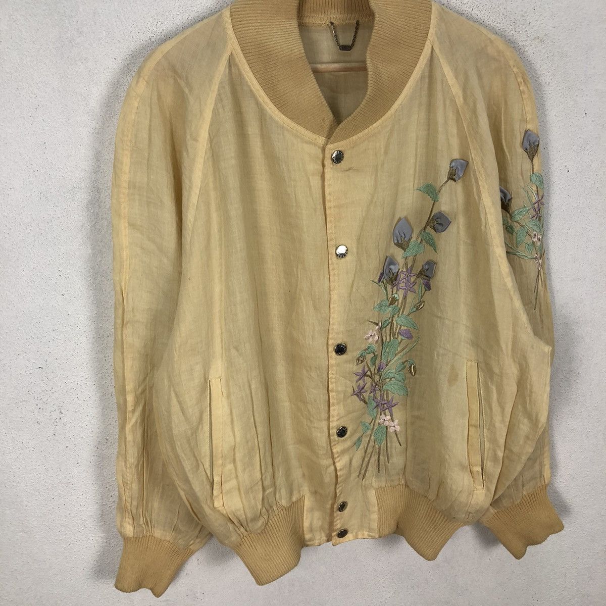 Japanese Brand VINTAGE EMBROIDERY QUILTED FLOWER BOMBER LIGHT JACKET Size US M / EU 48-50 / 2 - 5 Thumbnail