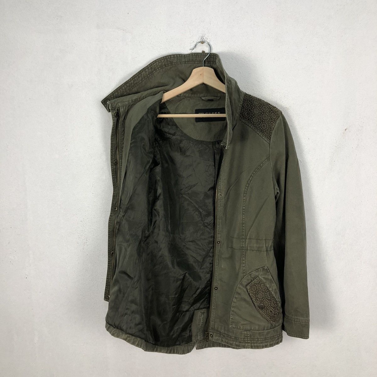 Japanese Brand VINTAGE GUESS LOS ANGELES CARGO JACKET MULTI POCKET Size US M / EU 48-50 / 2 - 12 Thumbnail
