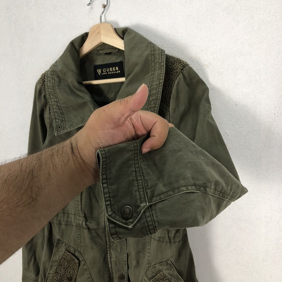 Japanese Brand VINTAGE GUESS LOS ANGELES CARGO JACKET MULTI POCKET Size US M / EU 48-50 / 2 - 7 Thumbnail
