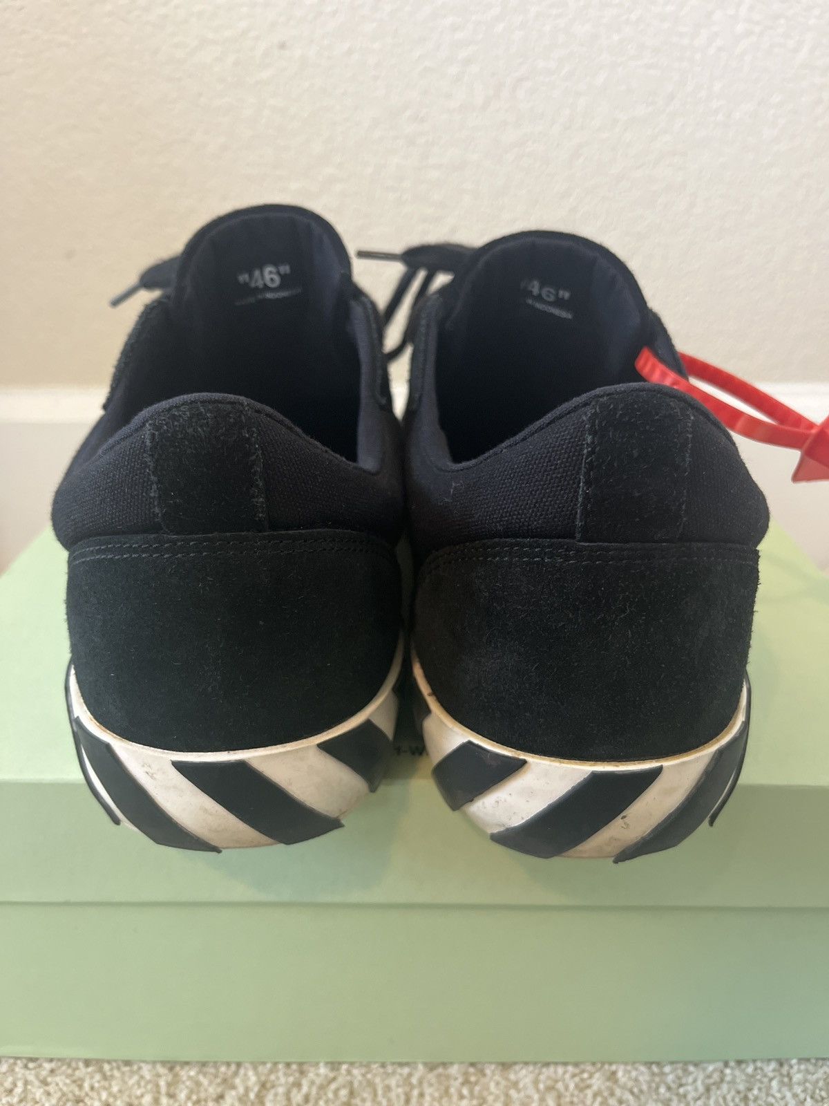 Off-White Off-White Low Vulcanized Black Fuchsia Arrows Size US 12.5 / EU 45-46 - 3 Thumbnail