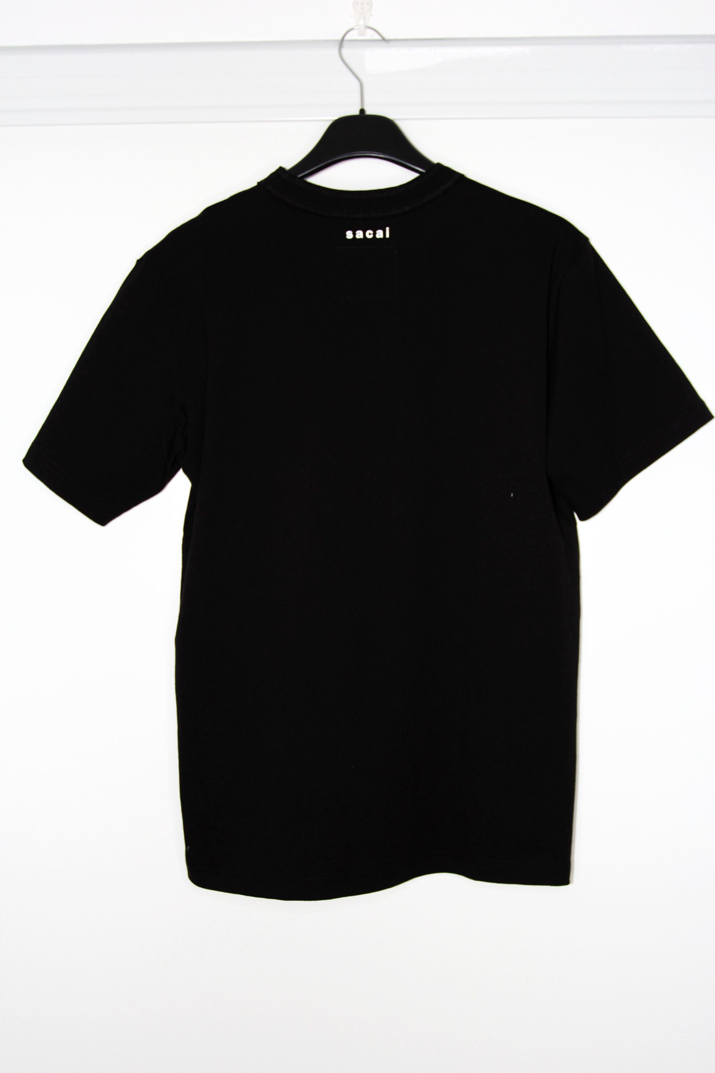Kaws BNWT AW21 SACAI x KAWS FLOCKED LOGO PRINT TSHIRT BLACK 2 Size US M / EU 48-50 / 2 - 3 Thumbnail