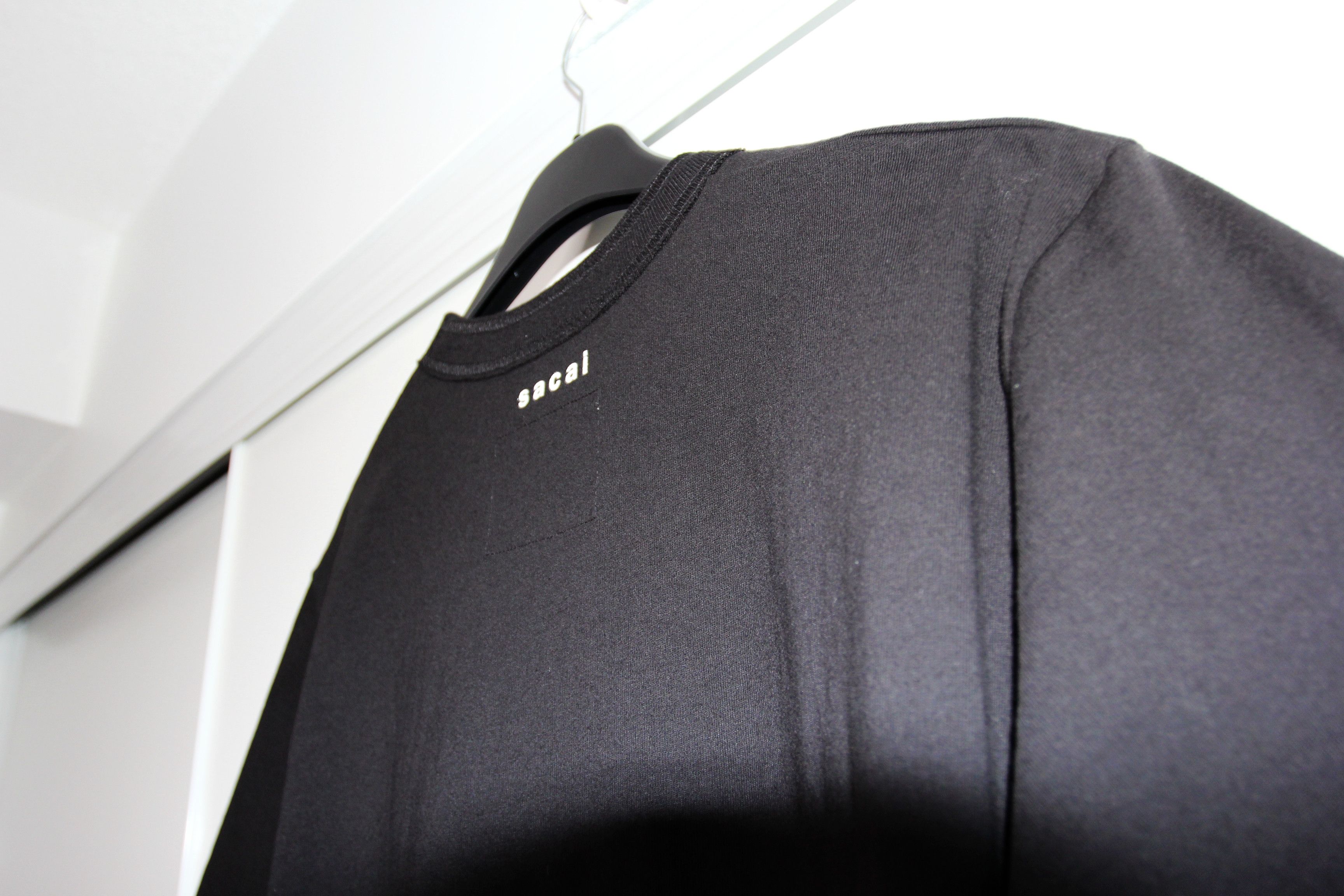 Kaws BNWT AW21 SACAI x KAWS FLOCKED LOGO PRINT TSHIRT BLACK 2 Size US M / EU 48-50 / 2 - 6 Thumbnail