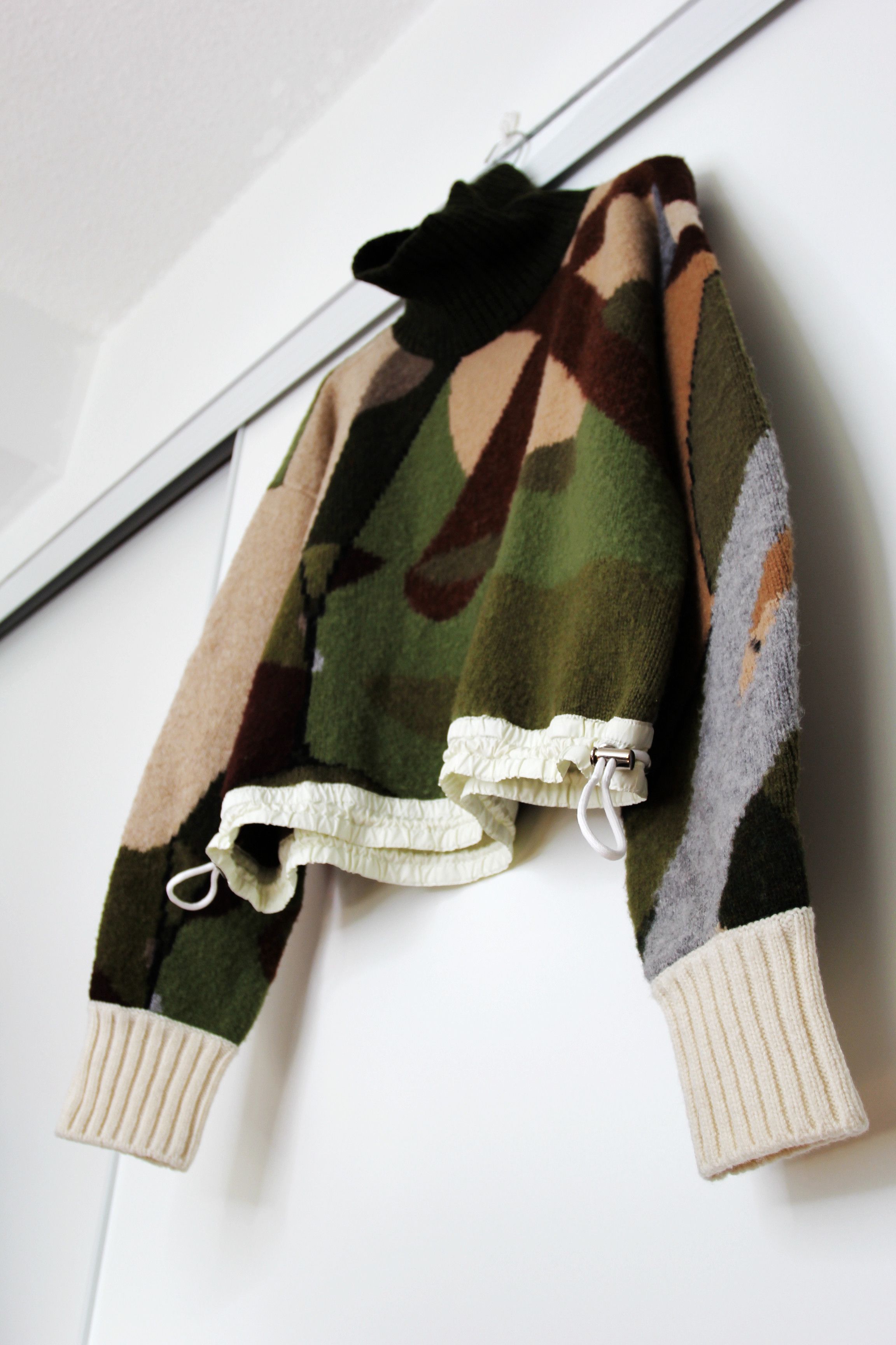 Kaws BNWT AW21 SACAI x KAWS CAMO KNIT SWEATER 3 Size L / US 10 / IT 46 - 6 Thumbnail