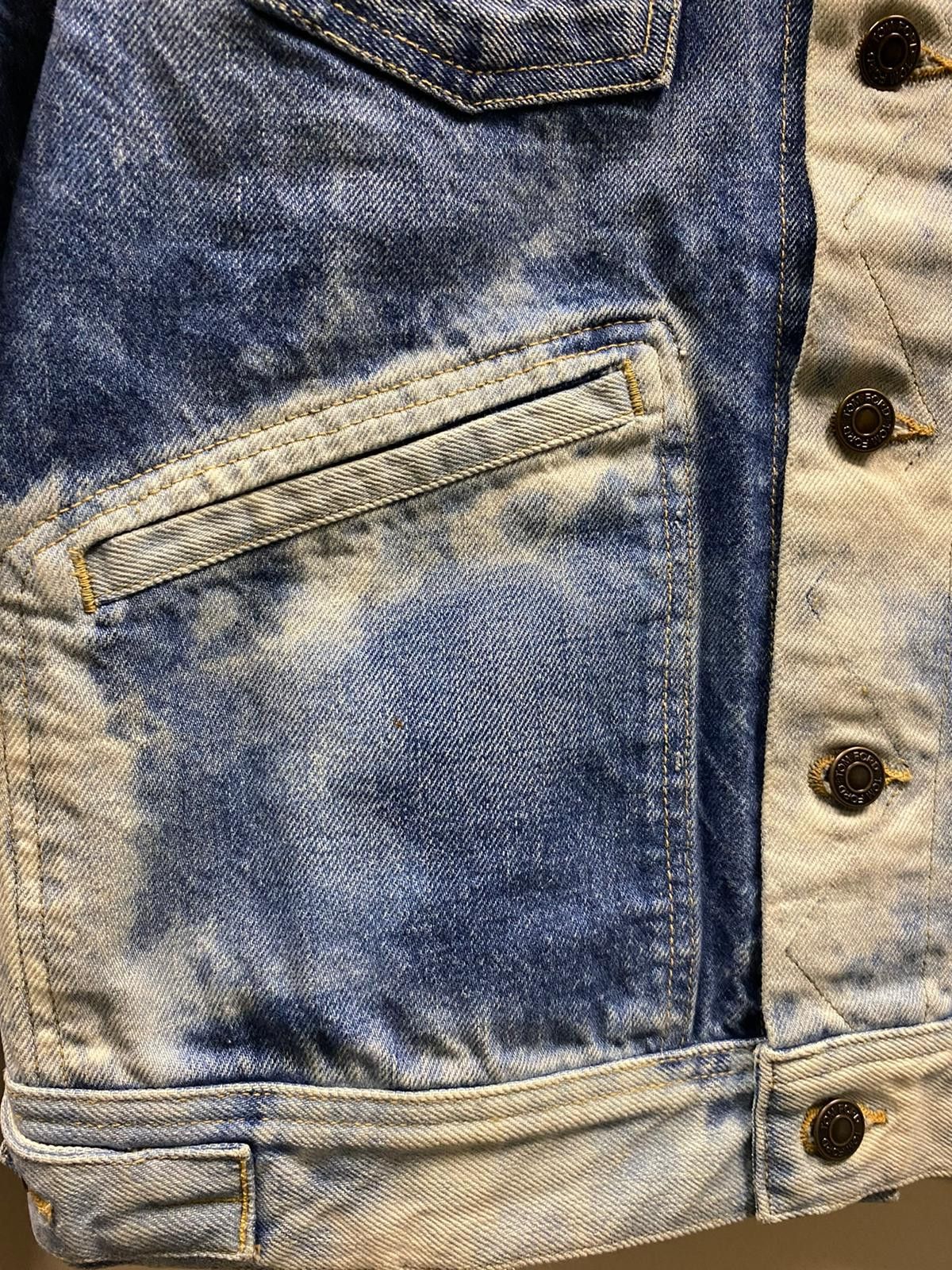 Tom Ford o1rshd1 Liquid Bleach Classic Denim Jacket in Blue / White Size US M / EU 48-50 / 2 - 5 Thumbnail