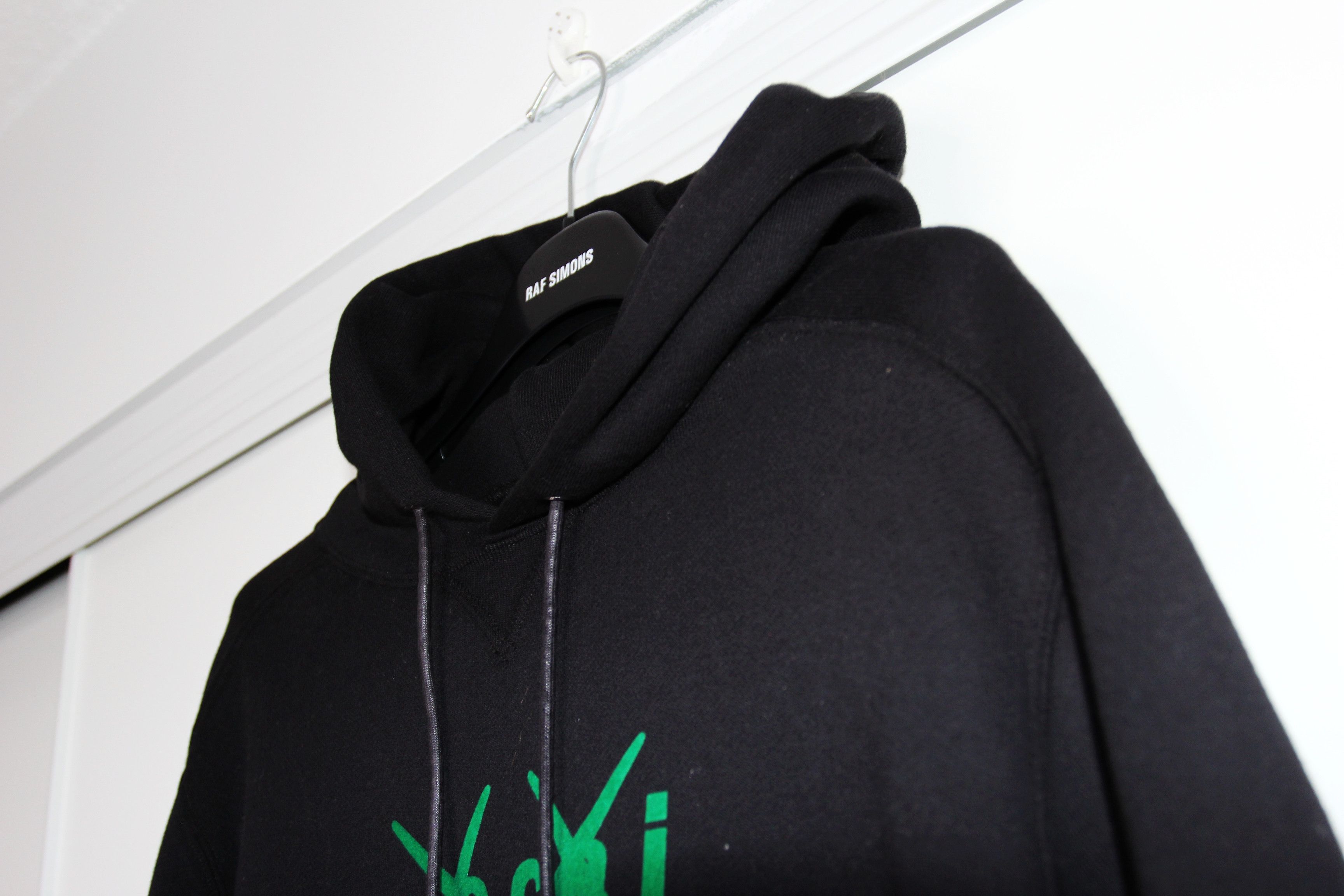 BNWT AW21 SACAI x KAWS FLOCK PRINTED HOODIE 4