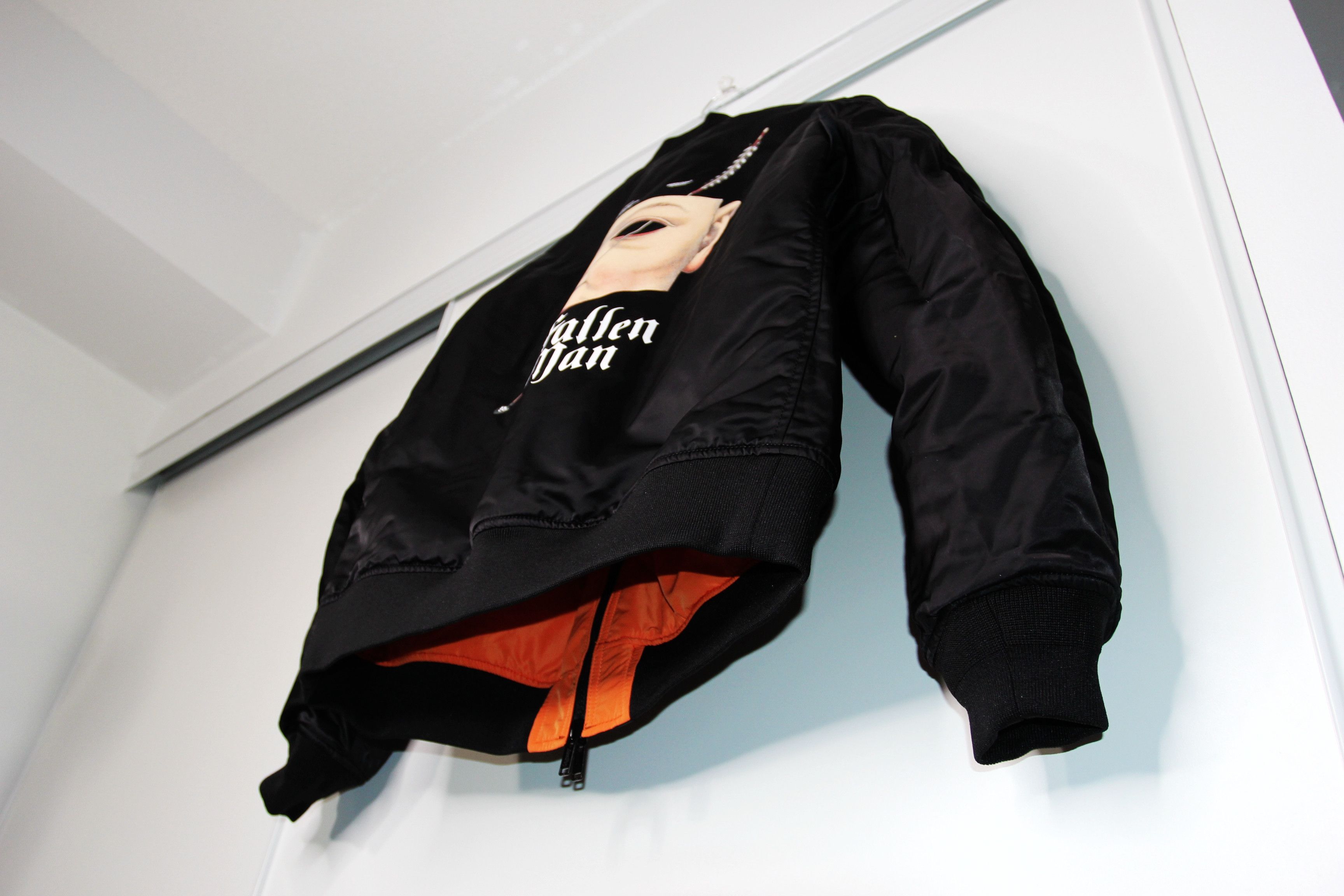 Undercover BNWT AW20 UNDERCOVER FALLEN MAN REVERSIBLE BOMBER JACKET 1 Size US S / EU 44-46 / 1 - 10 Thumbnail