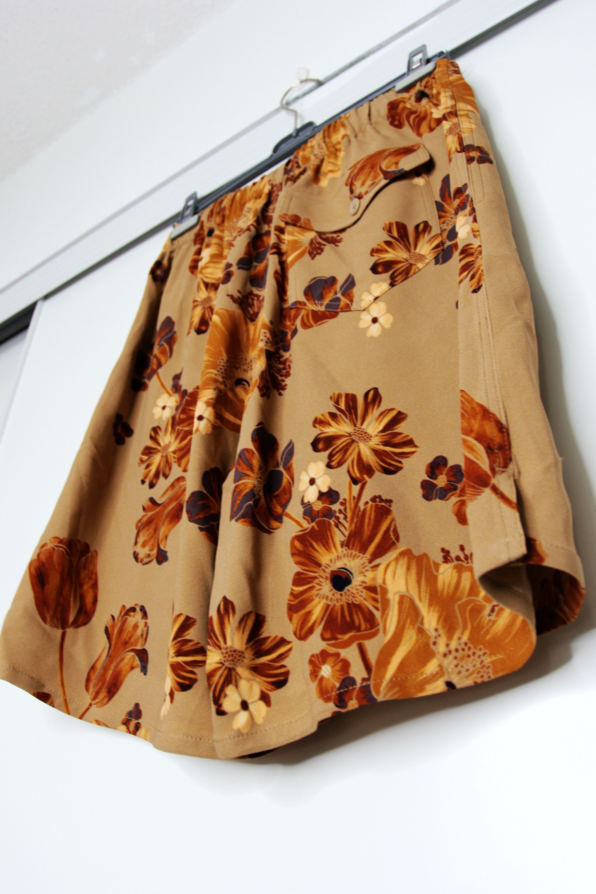 AMI BNWT SS21 AMI FLOWER PRINTED BERMUDA SHORTS L Size US 34 / EU 50 - 7 Thumbnail