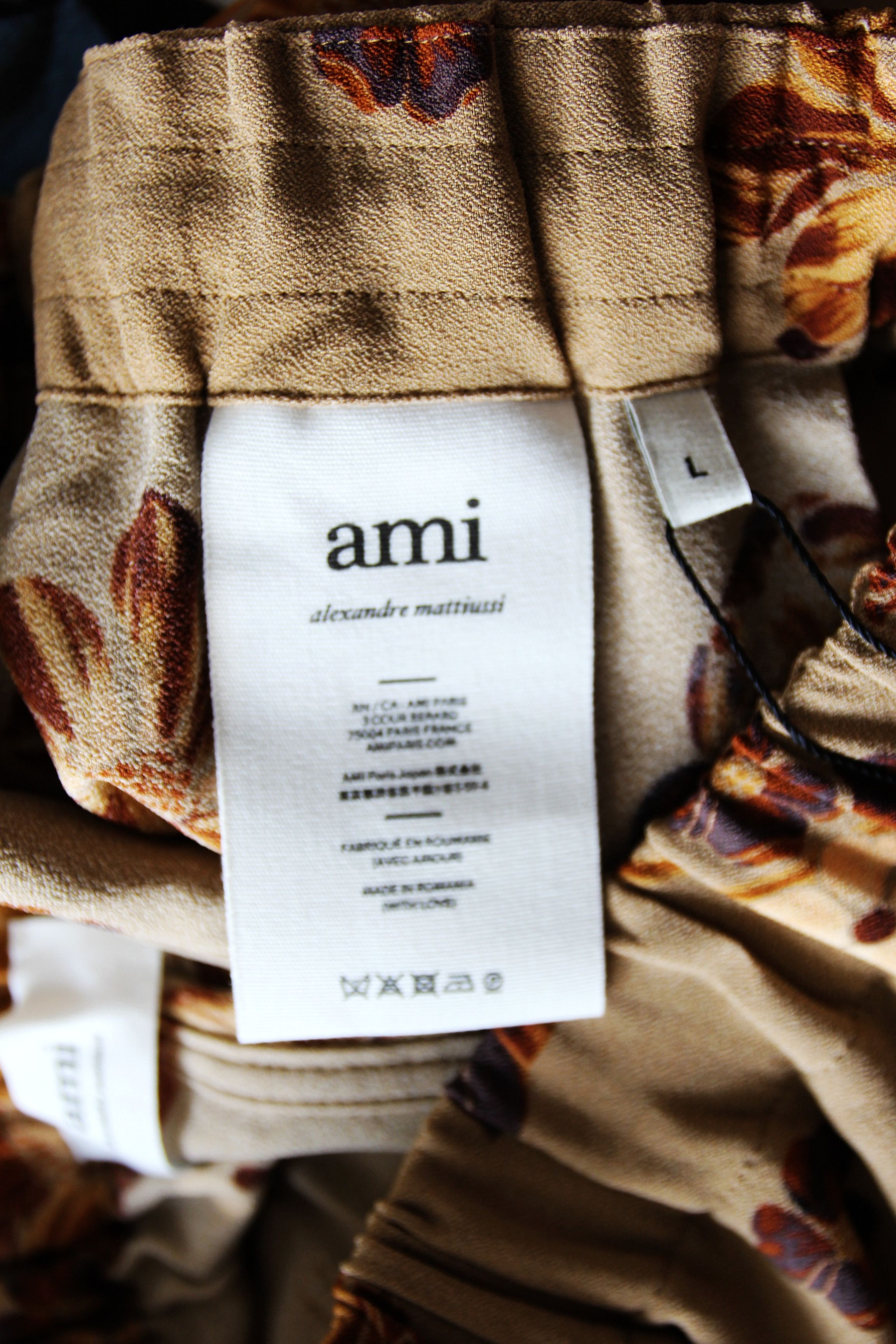 AMI BNWT SS21 AMI FLOWER PRINTED BERMUDA SHORTS L Size US 34 / EU 50 - 9 Thumbnail