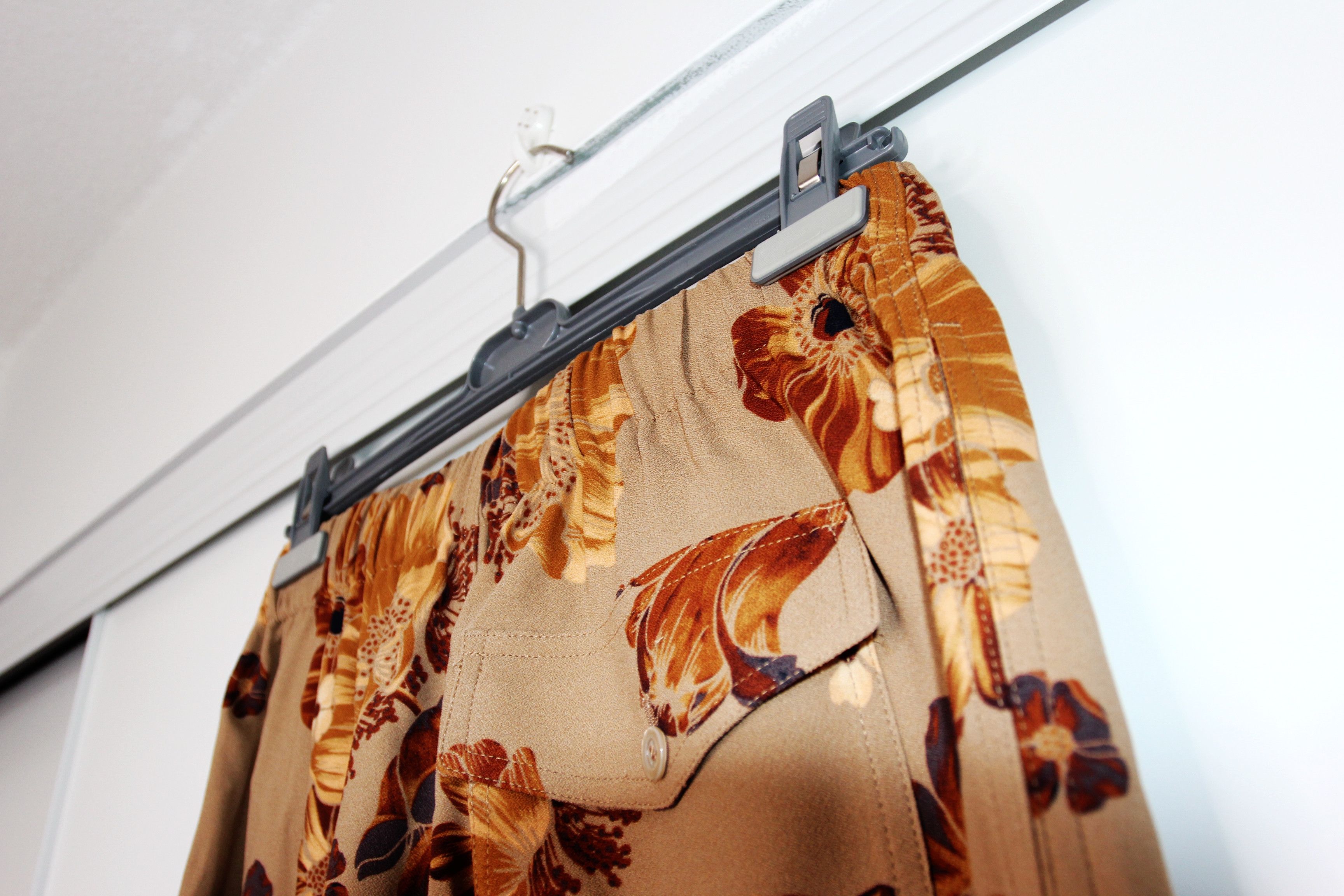AMI BNWT SS21 AMI FLOWER PRINTED BERMUDA SHORTS L Size US 34 / EU 50 - 6 Thumbnail
