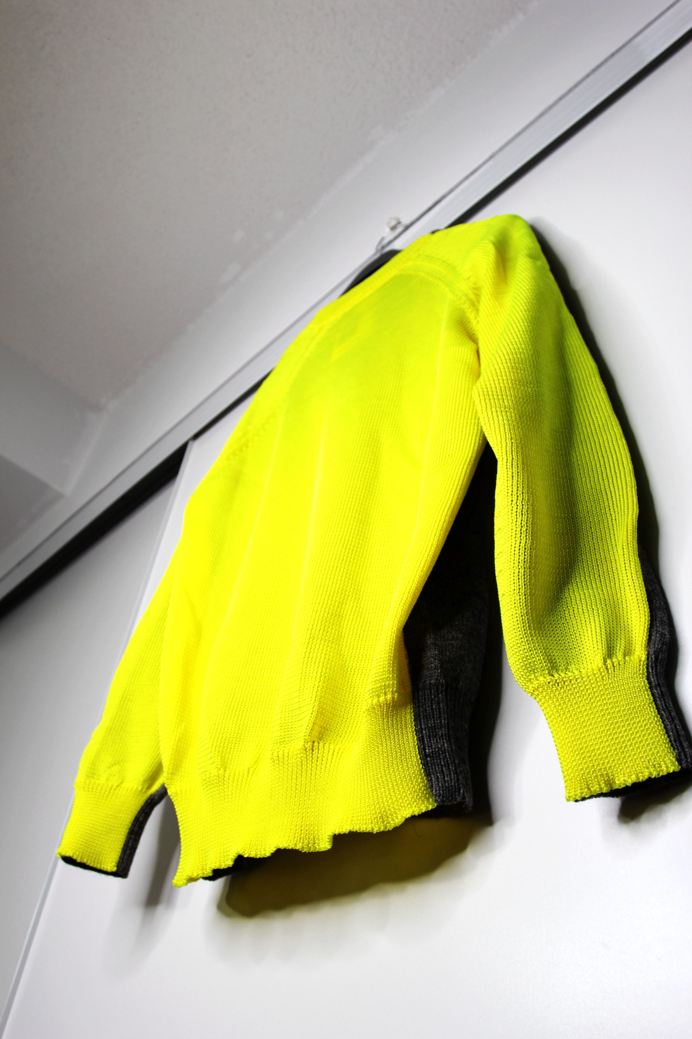 Junya Watanabe BNWT AW18 JUNYA WATANABE TWO TONE FLORESCENT SWEATER S Size US S / EU 44-46 / 1 - 9 Thumbnail