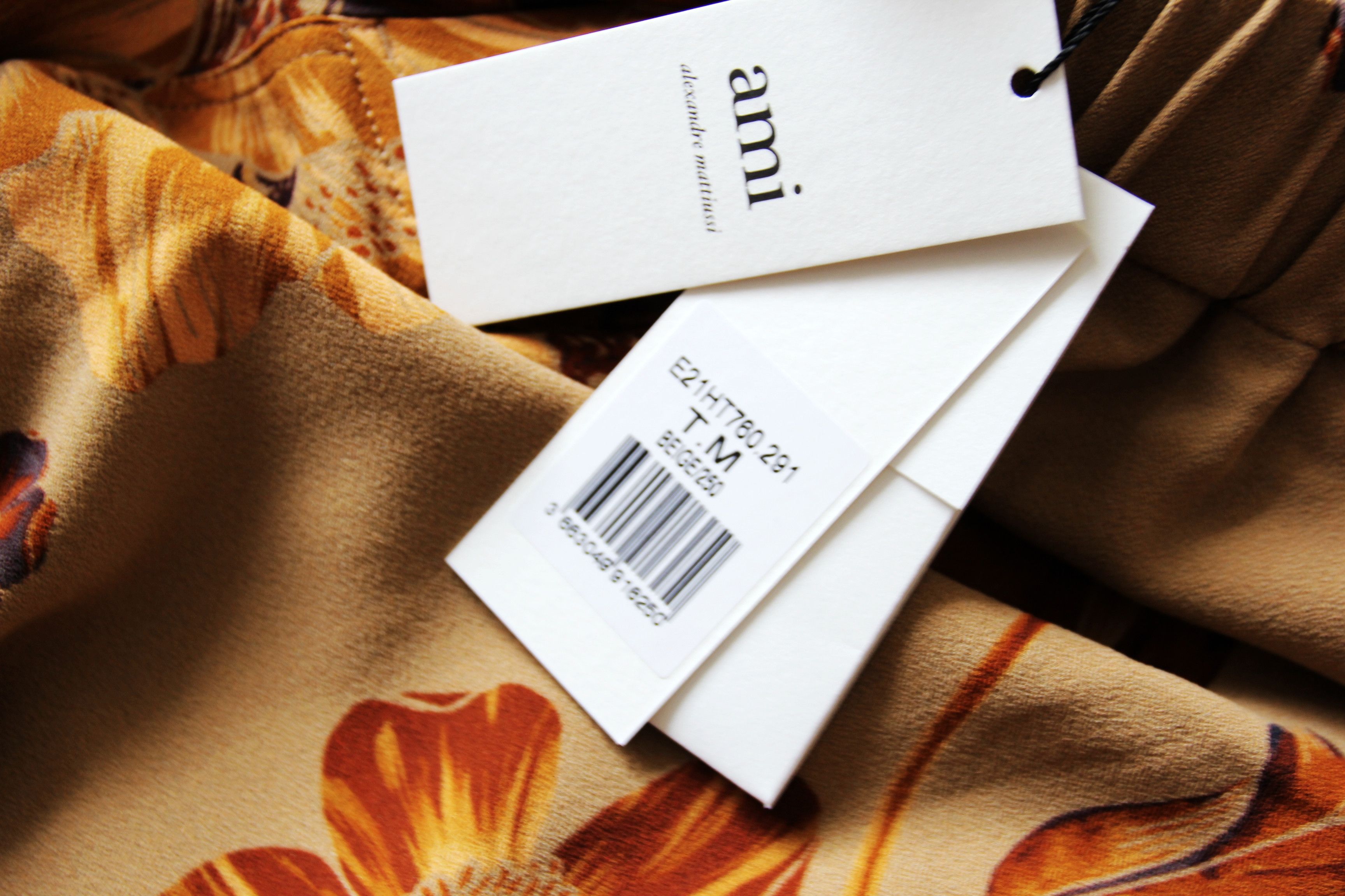 AMI BNWT SS21 AMI FLOWER PRINTED BERMUDA SHORTS M Size US 32 / EU 48 - 8 Thumbnail