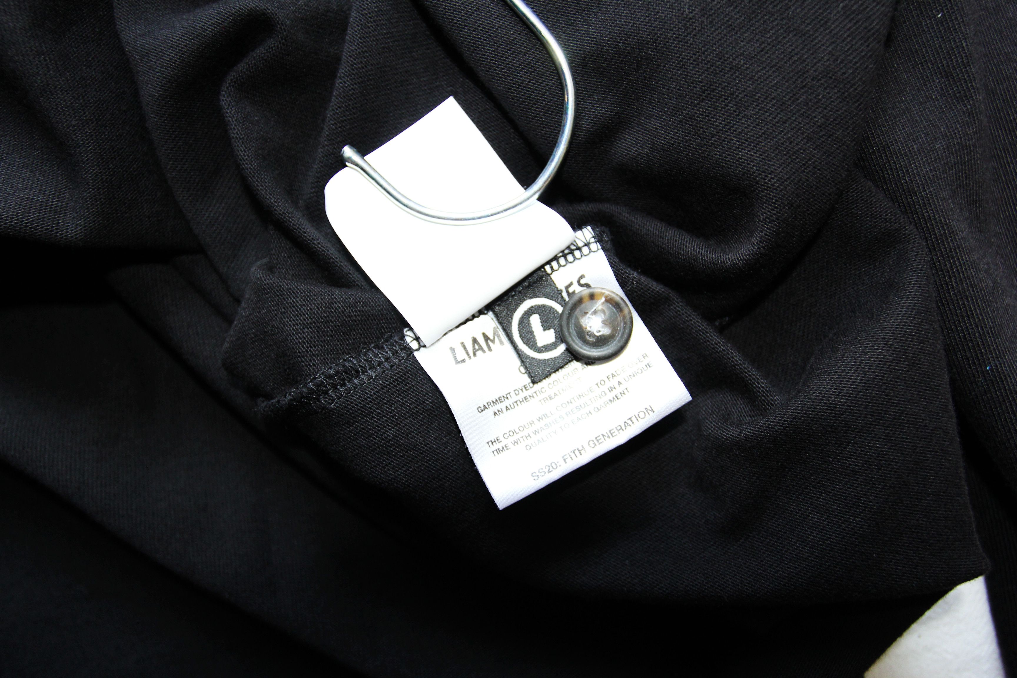 Liam Hodges BNWT SS20 LIAM HODGES RUBBERISED INSIGNIA RUGBY POLO L Size US L / EU 52-54 / 3 - 9 Thumbnail