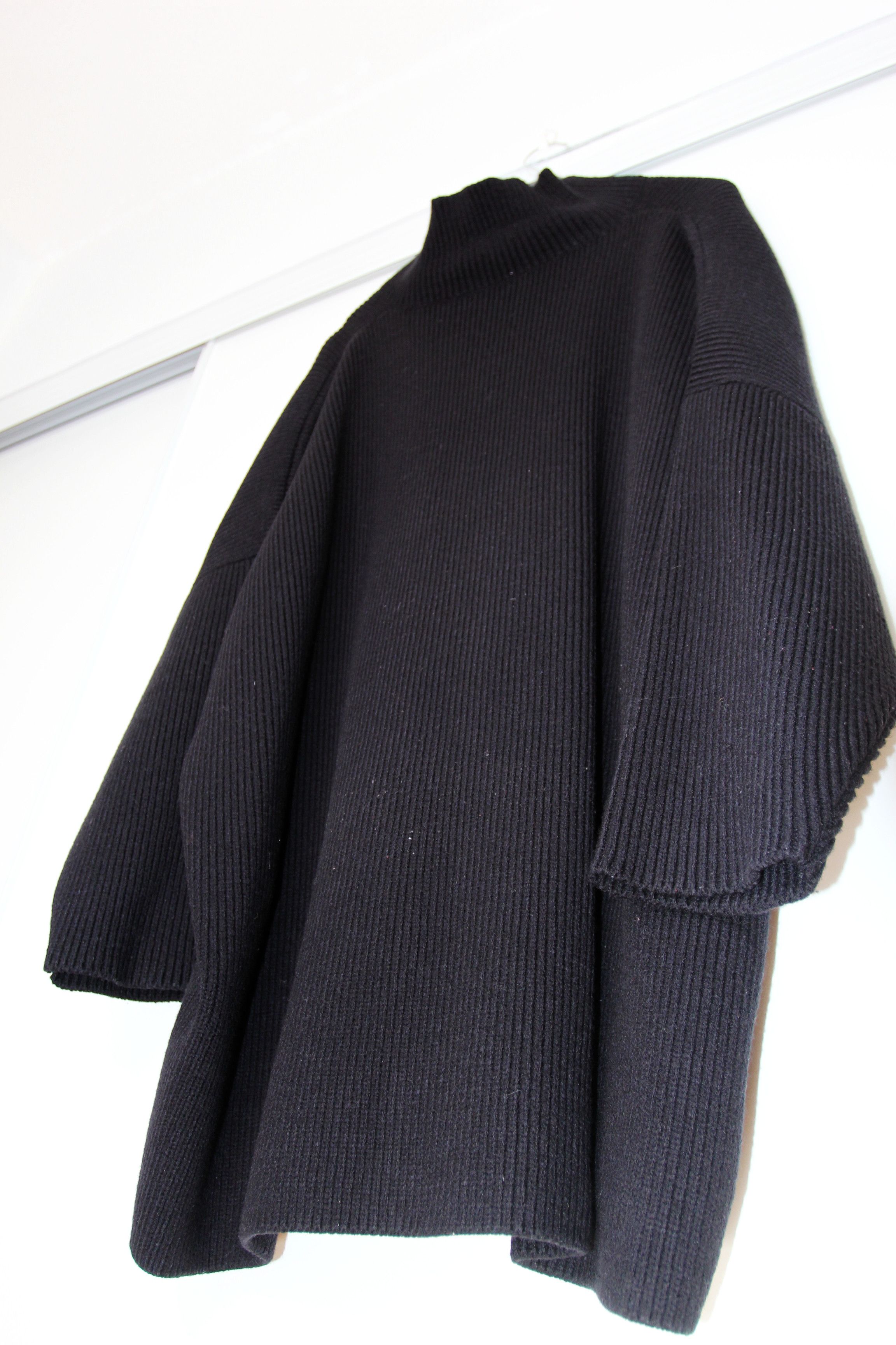 Kris Van Assche AW11 KRIS VAN ASSCHE OVERSIZED SWEATER S Size US S / EU 44-46 / 1 - 9 Thumbnail