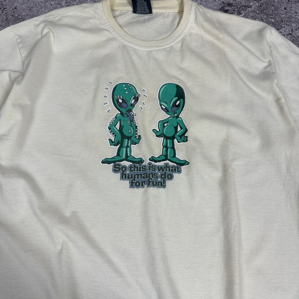 Vintage Vintage 90s Aliens Workshop Piercing humor tee Y2K OG rare Size US L / EU 52-54 / 3 - 4 Thumbnail