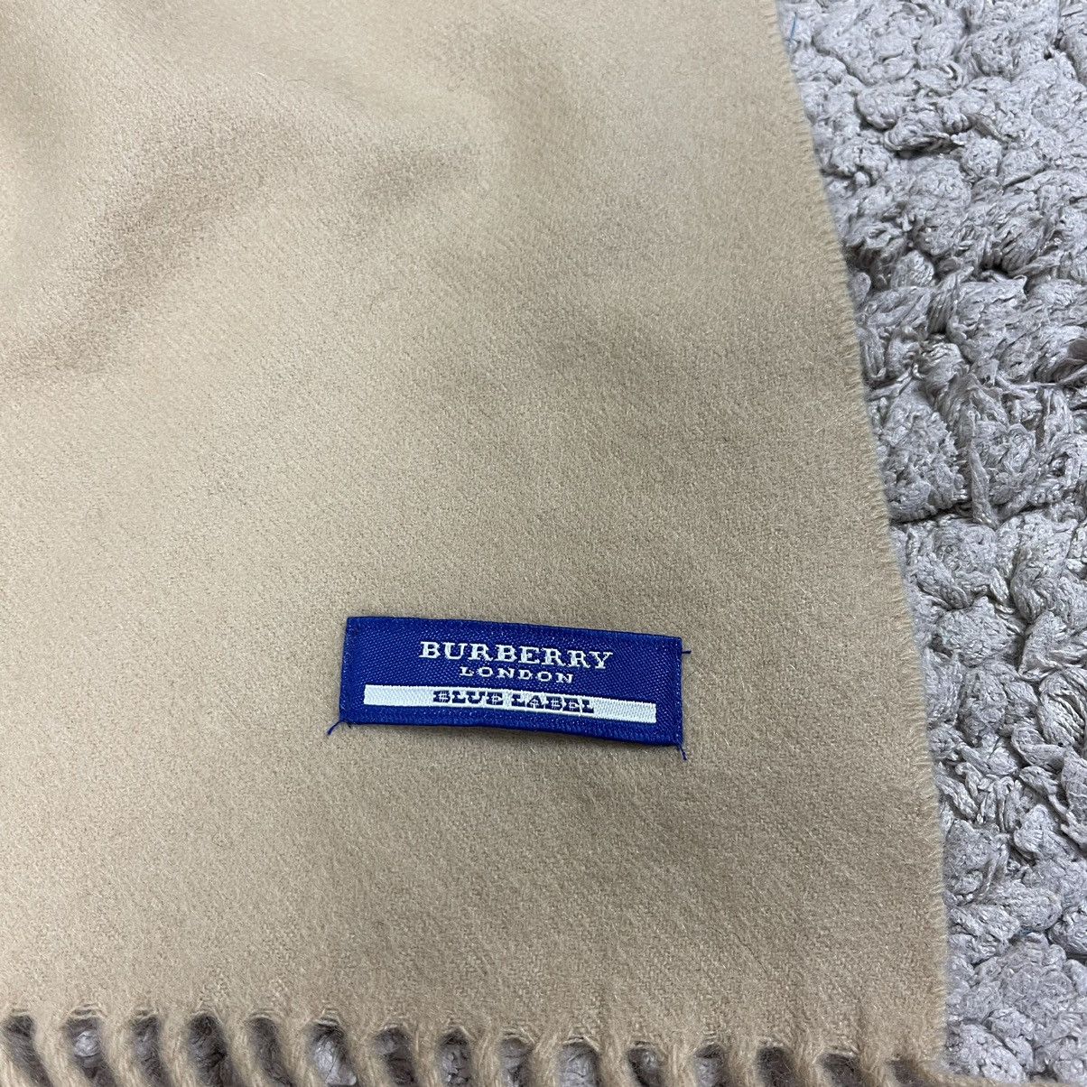 Burberry Vintage Burberry London Solid Cream Wool Scarf/Muffler Size ONE SIZE - 7 Thumbnail