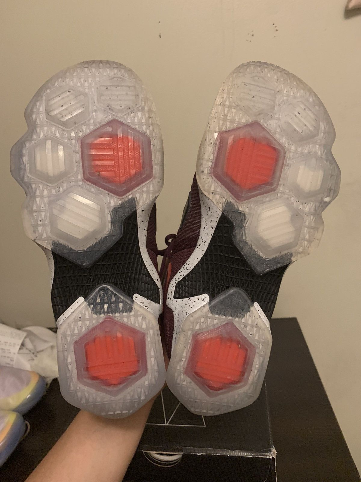 Nike LeBron 13 Mulberry 2015 Size US 7.5 / EU 40-41 - 6 Thumbnail