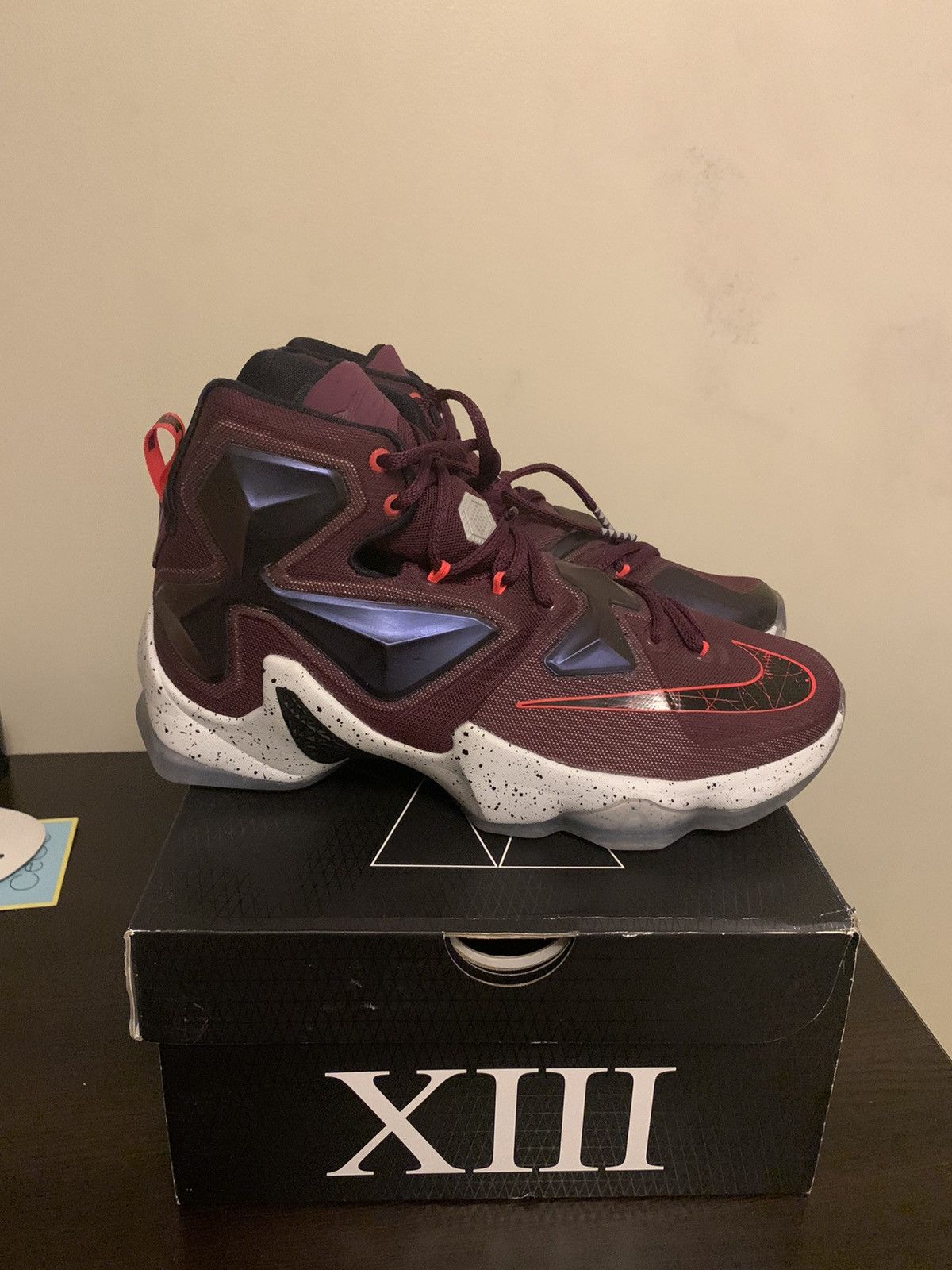 Nike LeBron 13 Mulberry 2015 Size US 7.5 / EU 40-41 - 1 Thumbnail