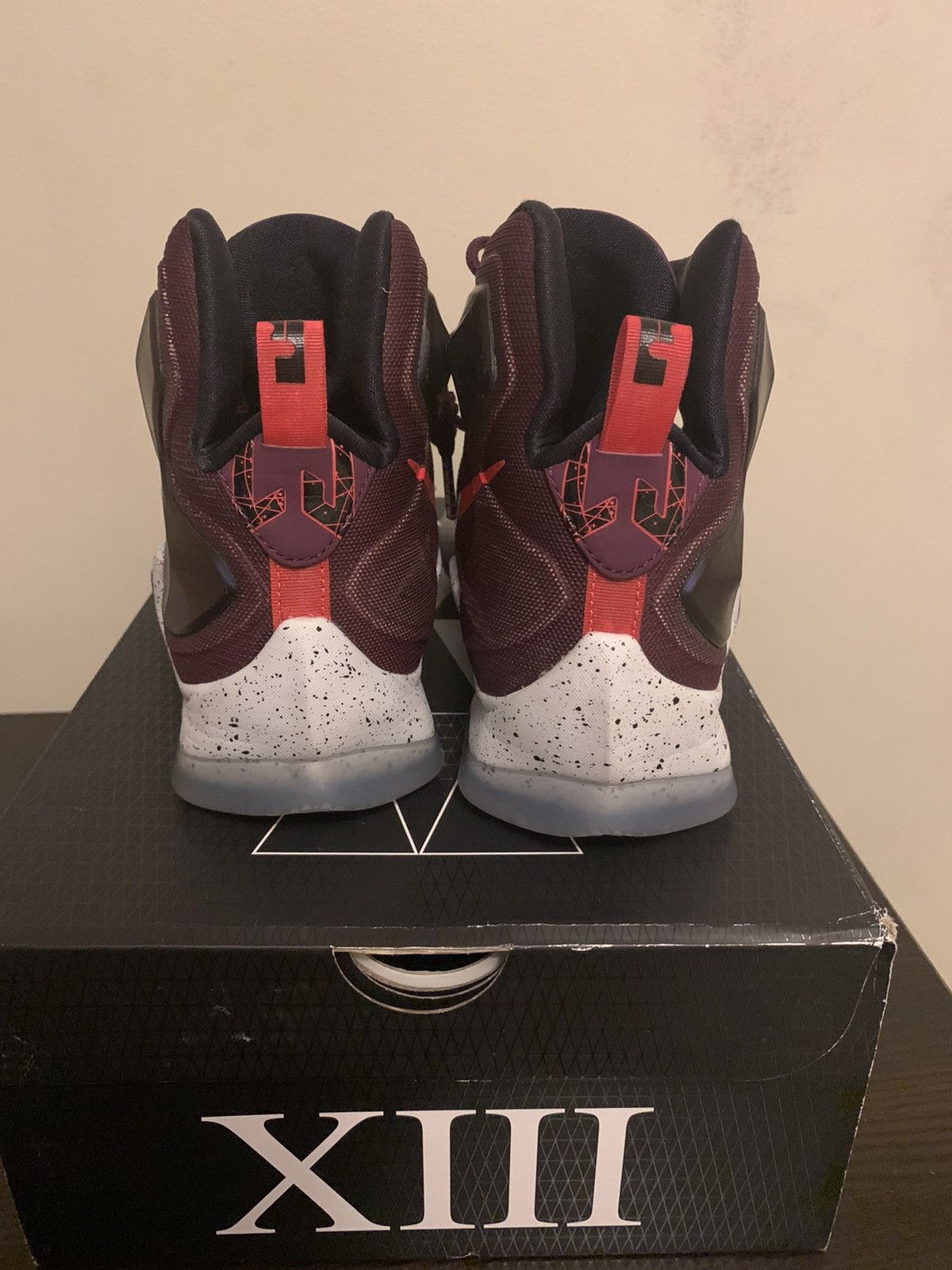 Nike LeBron 13 Mulberry 2015 Size US 7.5 / EU 40-41 - 4 Thumbnail