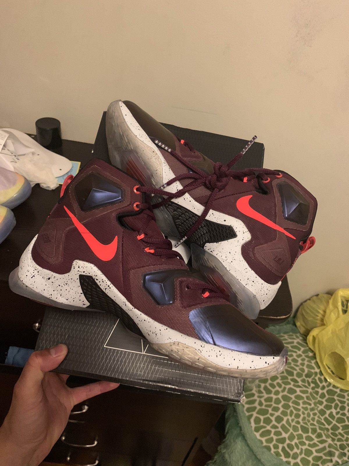 Nike LeBron 13 Mulberry 2015 Size US 7.5 / EU 40-41 - 5 Thumbnail