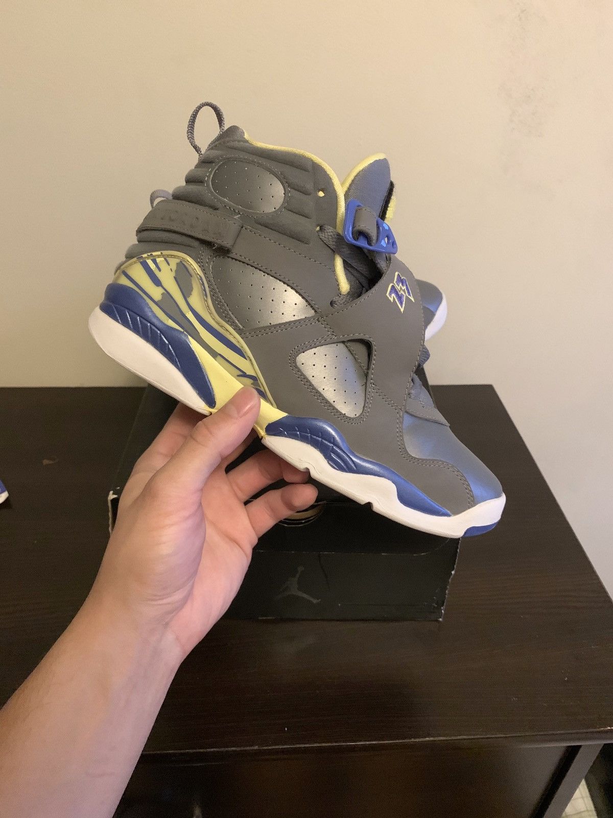 Jordan Brand × Nike Jordan 8 Retro GS Laney Size US 5.5 / EU 38 - 5 Thumbnail