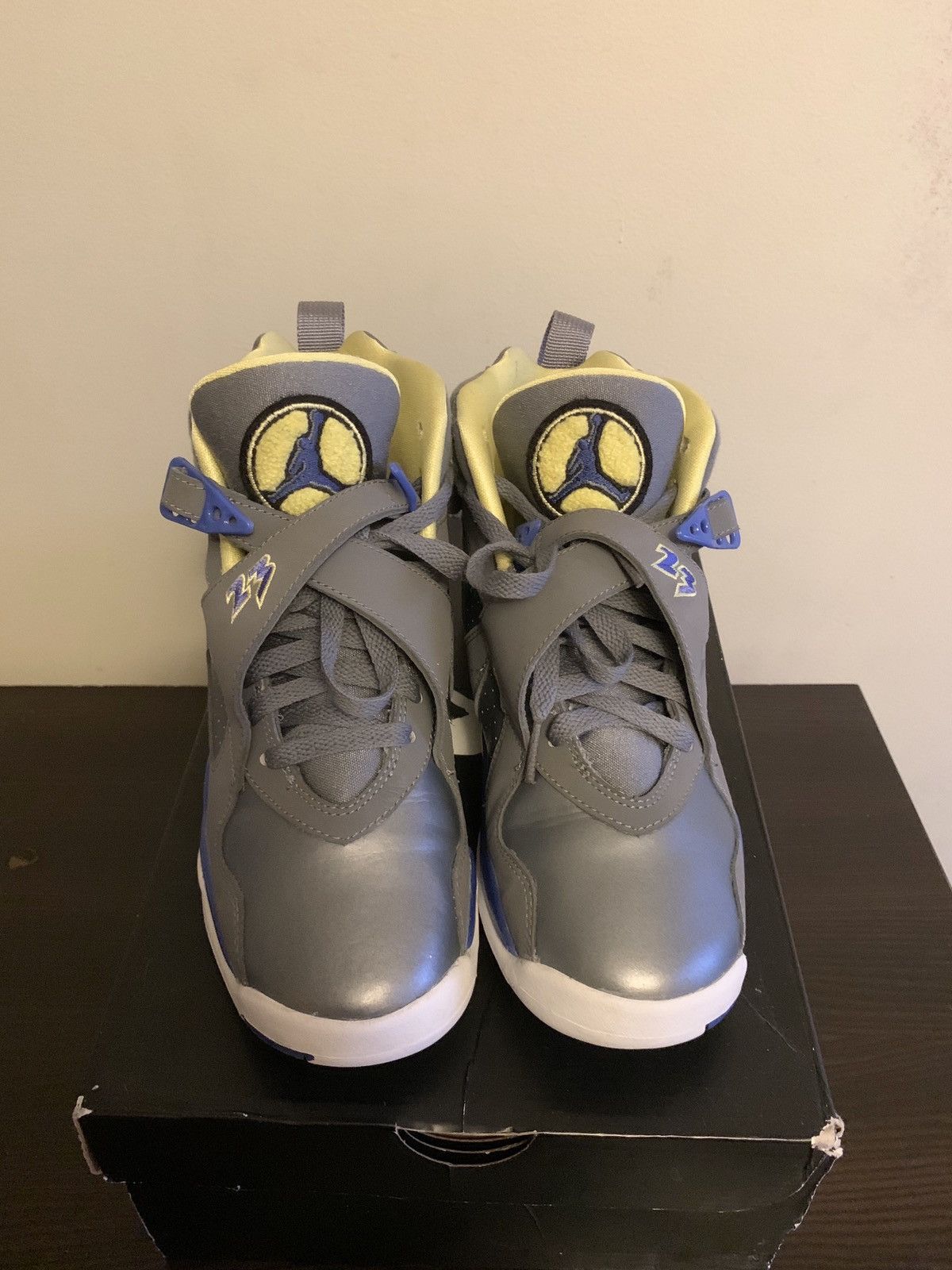 Jordan Brand × Nike Jordan 8 Retro GS Laney Size US 5.5 / EU 38 - 2 Thumbnail