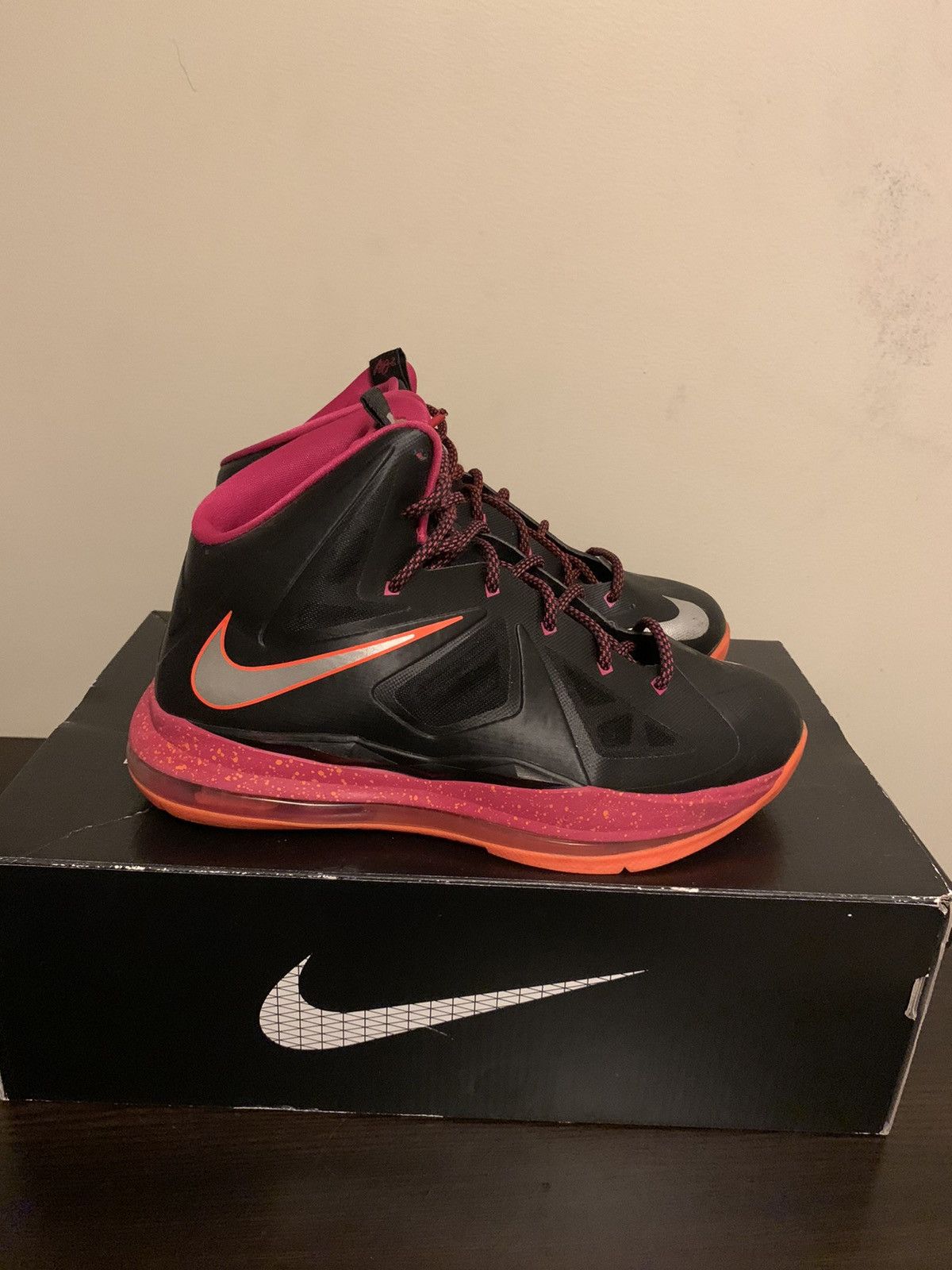 Nike LEBRON X FLORIDIAN Size US 6.5 / EU 39-40 - 1 Thumbnail