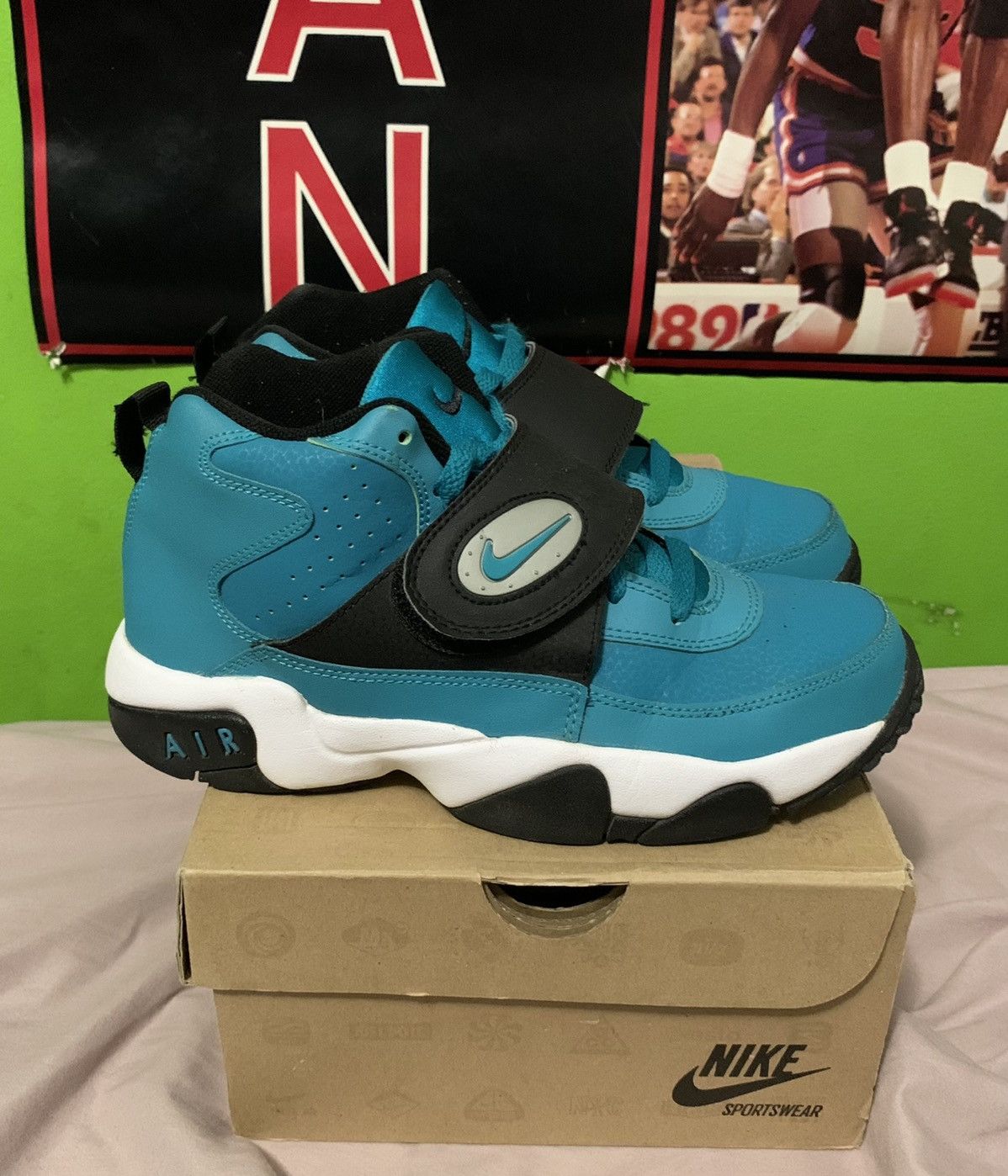 Nike Air Mission Teal/Black-White Size US 5.5 / EU 38 - 1 Thumbnail