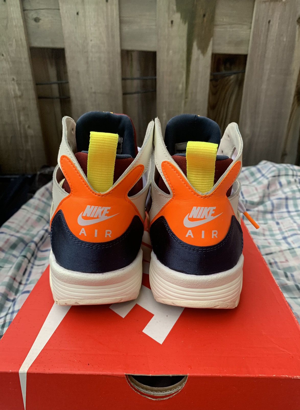 Nike Nike Air Trainer Huarache City Pride Houston Size US 9.5 / EU 42-43 - 3 Thumbnail